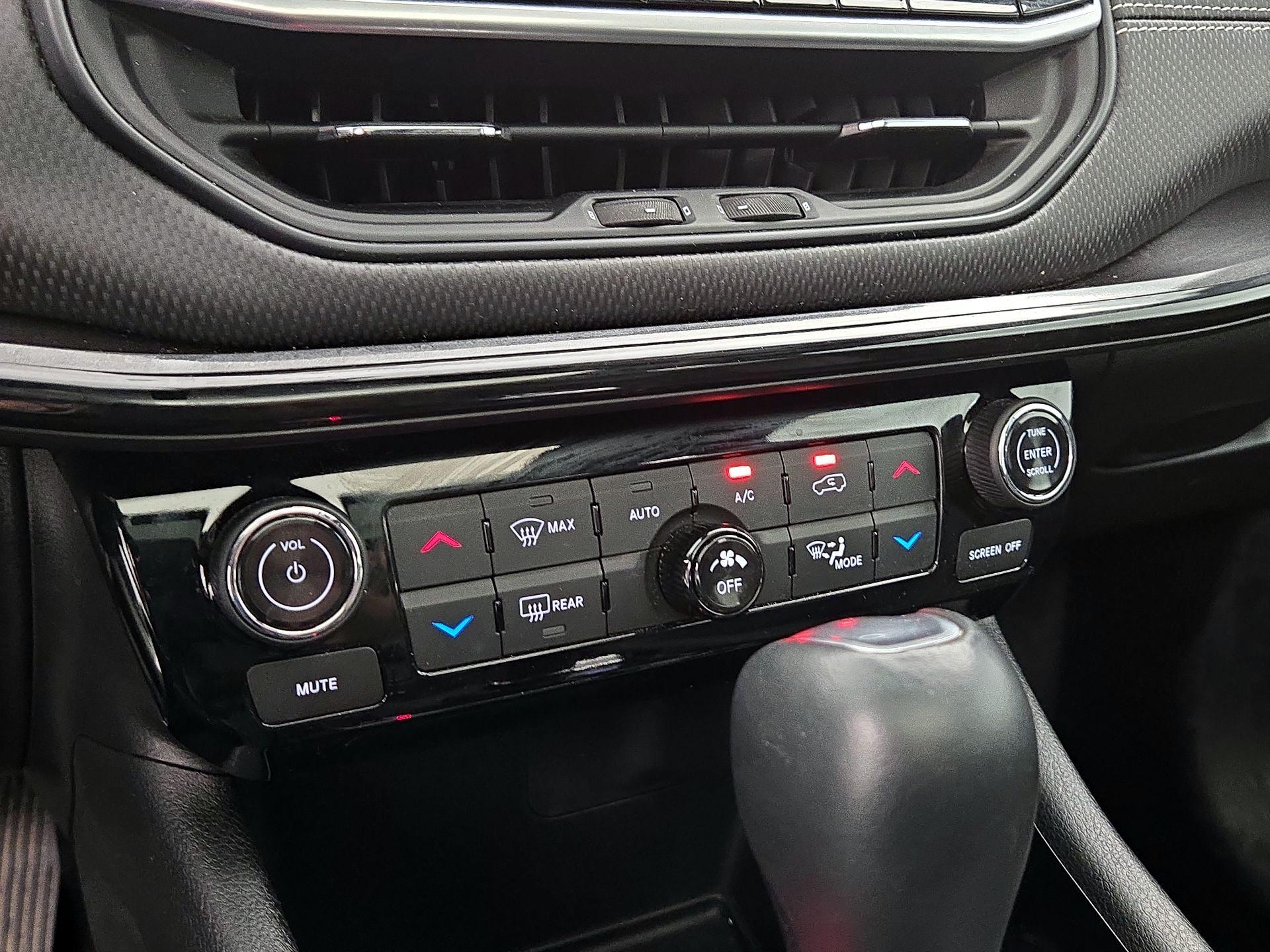 Thumbnail: 2022 Jeep Compass - 16