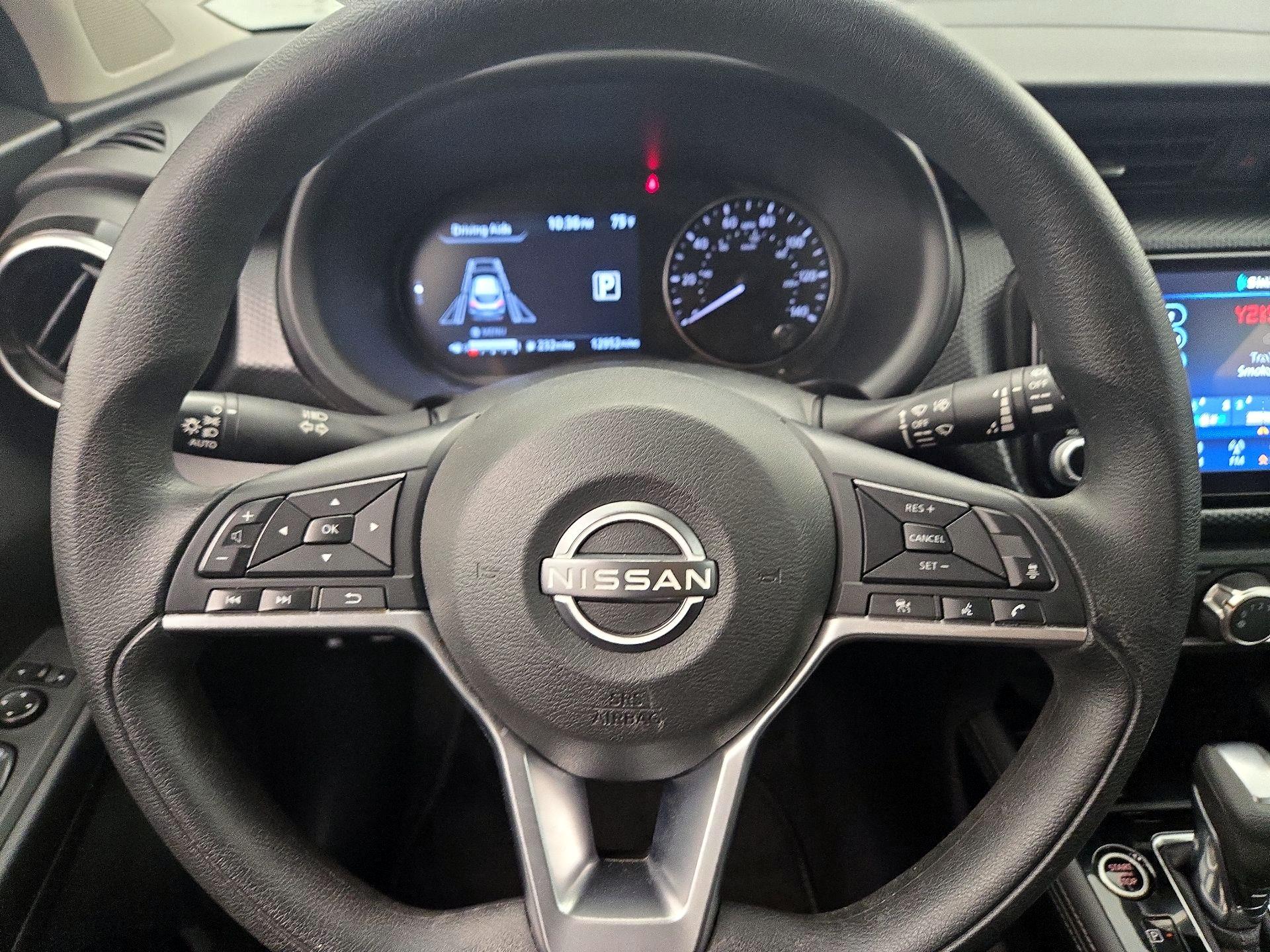 Thumbnail: 2023 Nissan Kicks - 10