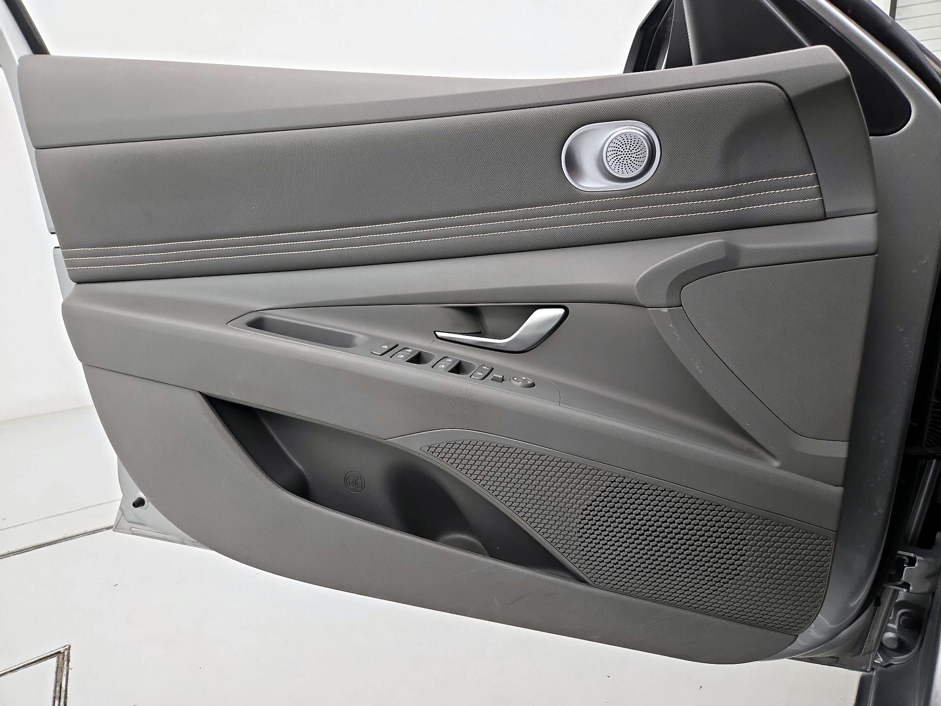 Thumbnail: 2023 Hyundai Elantra - 12