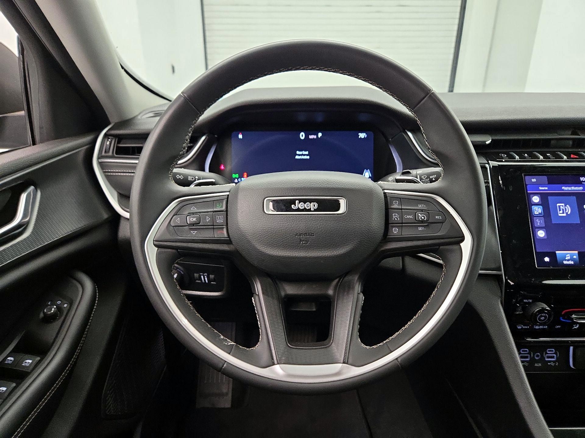 Thumbnail: 2024 Jeep Grand Cherokee - 10