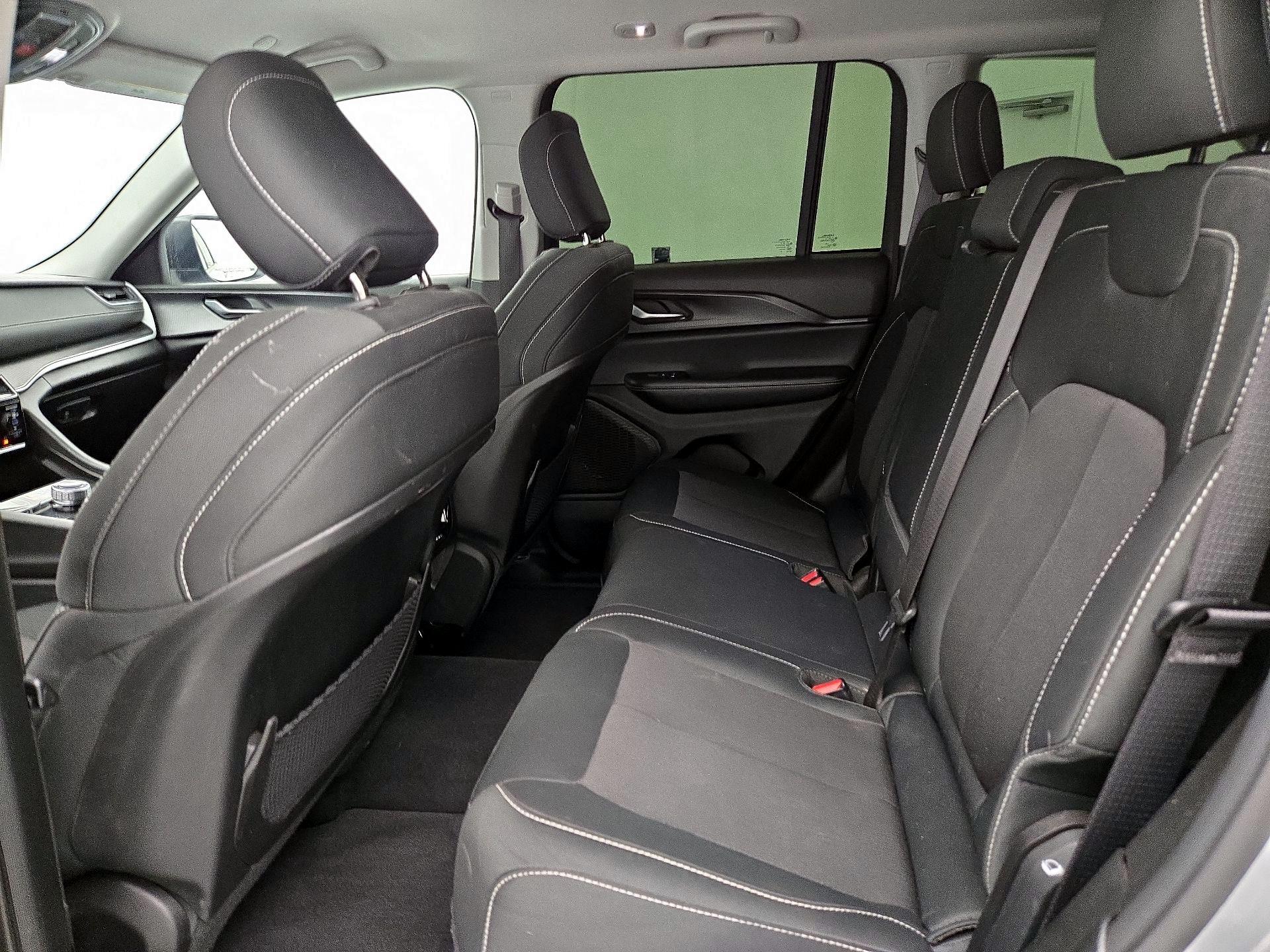 Thumbnail: 2024 Jeep Grand Cherokee - 19