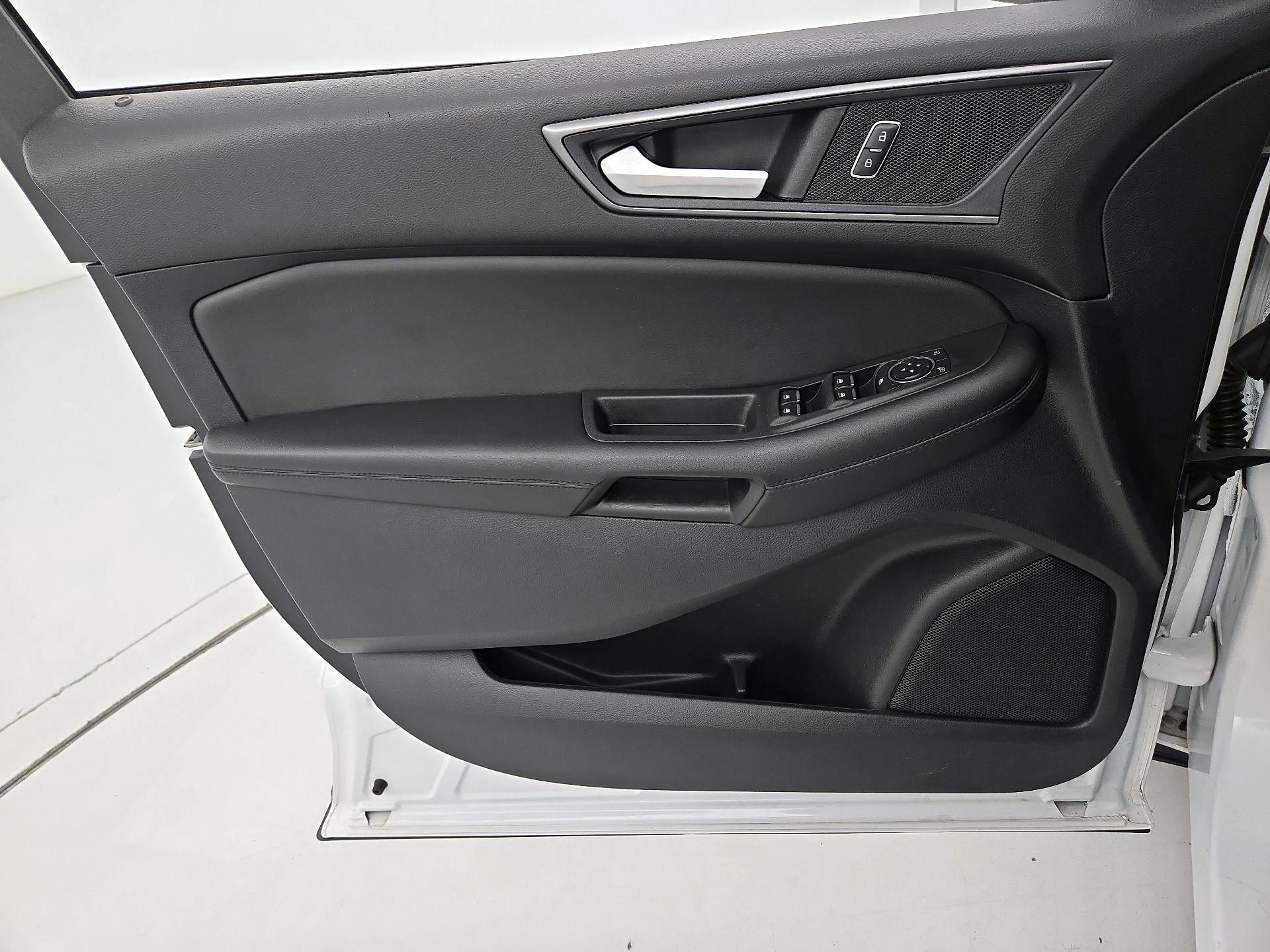 Thumbnail: 2020 Ford Edge - 12