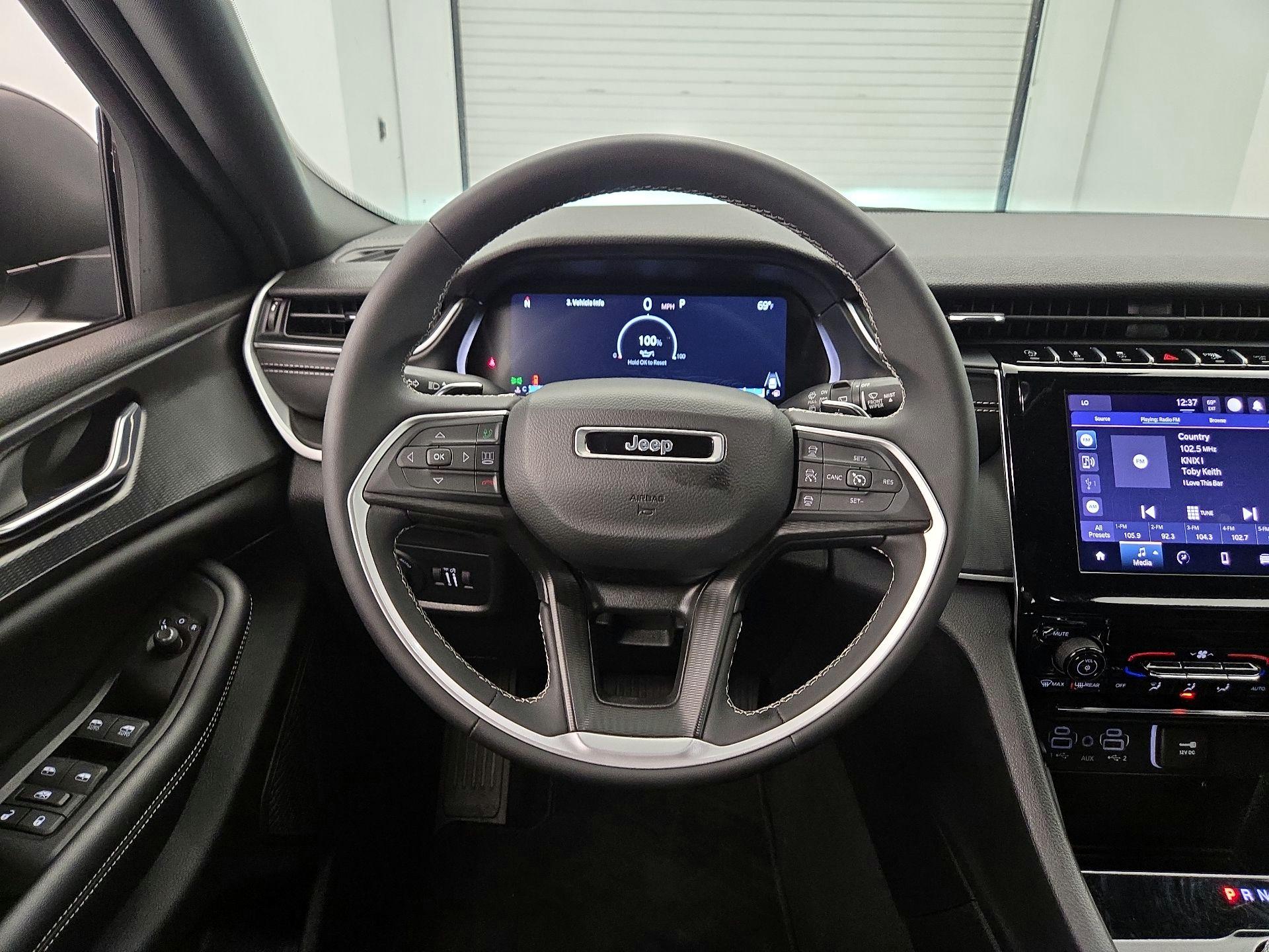 Thumbnail: 2024 Jeep Grand Cherokee - 10