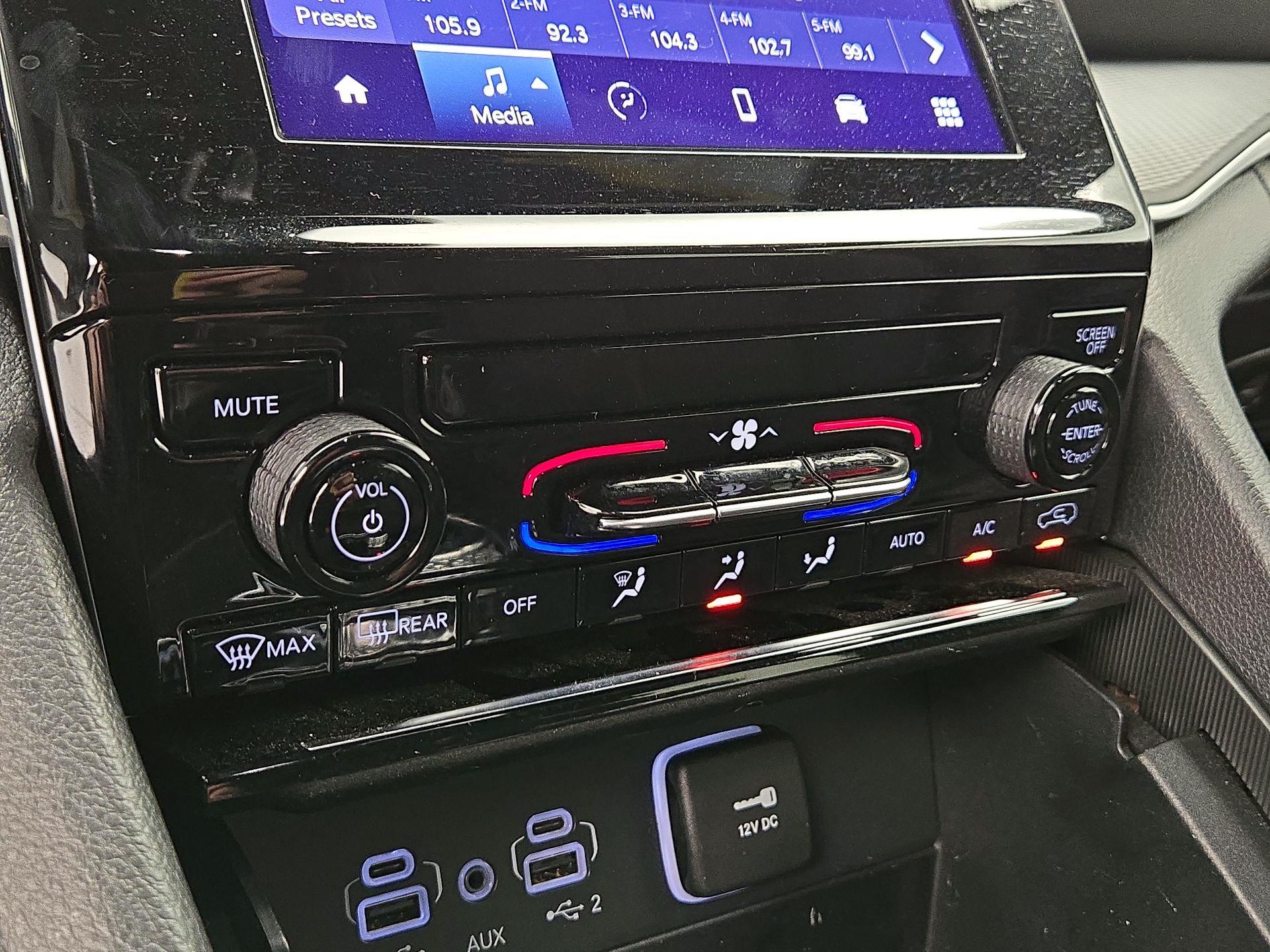 Thumbnail: 2024 Jeep Grand Cherokee - 16