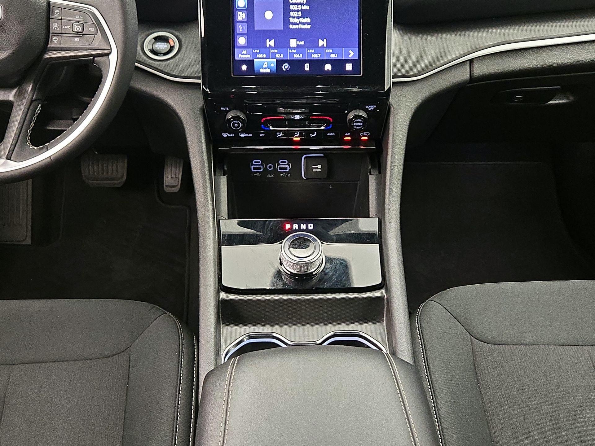 Thumbnail: 2024 Jeep Grand Cherokee - 17