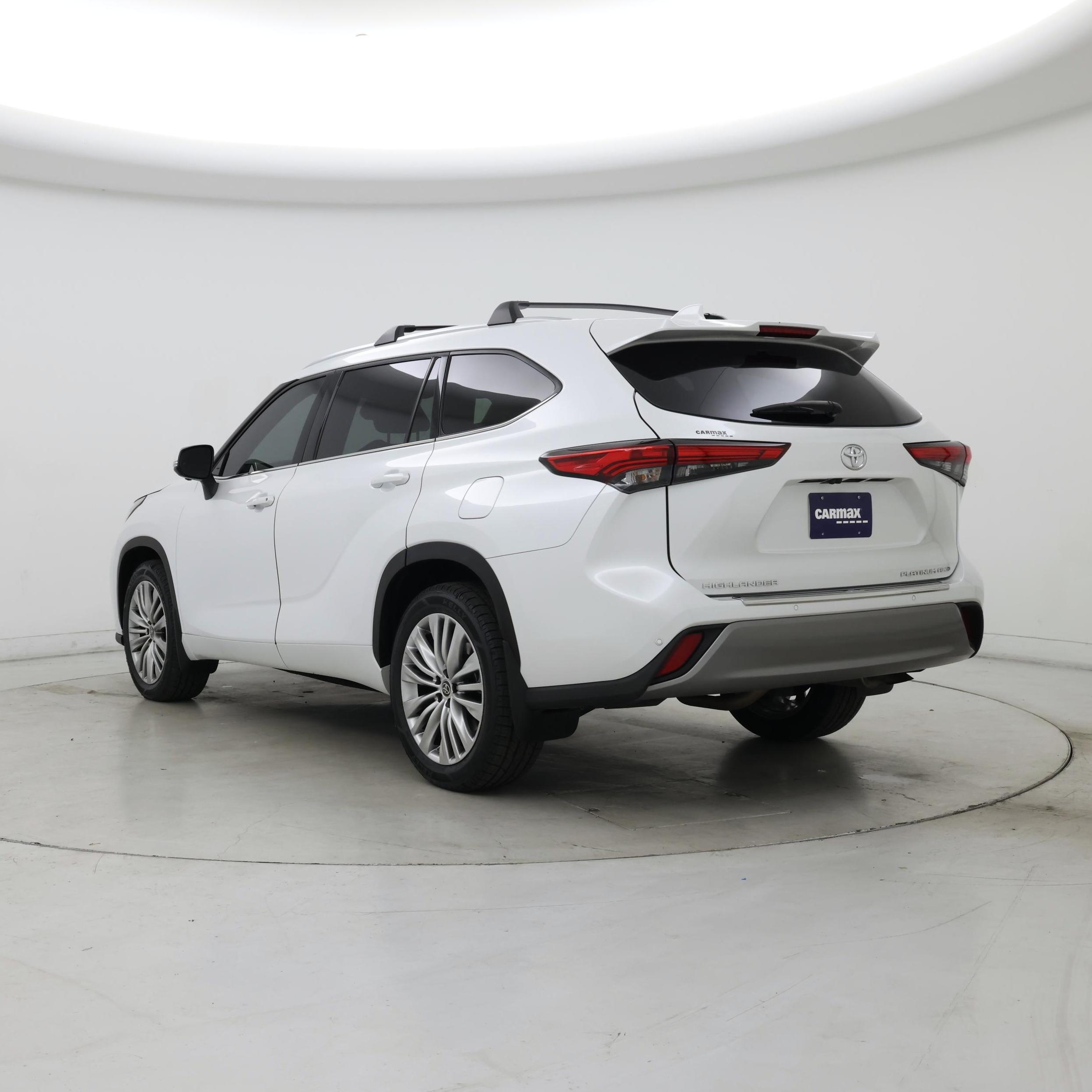 Thumbnail: 2023 Toyota Highlander - 2