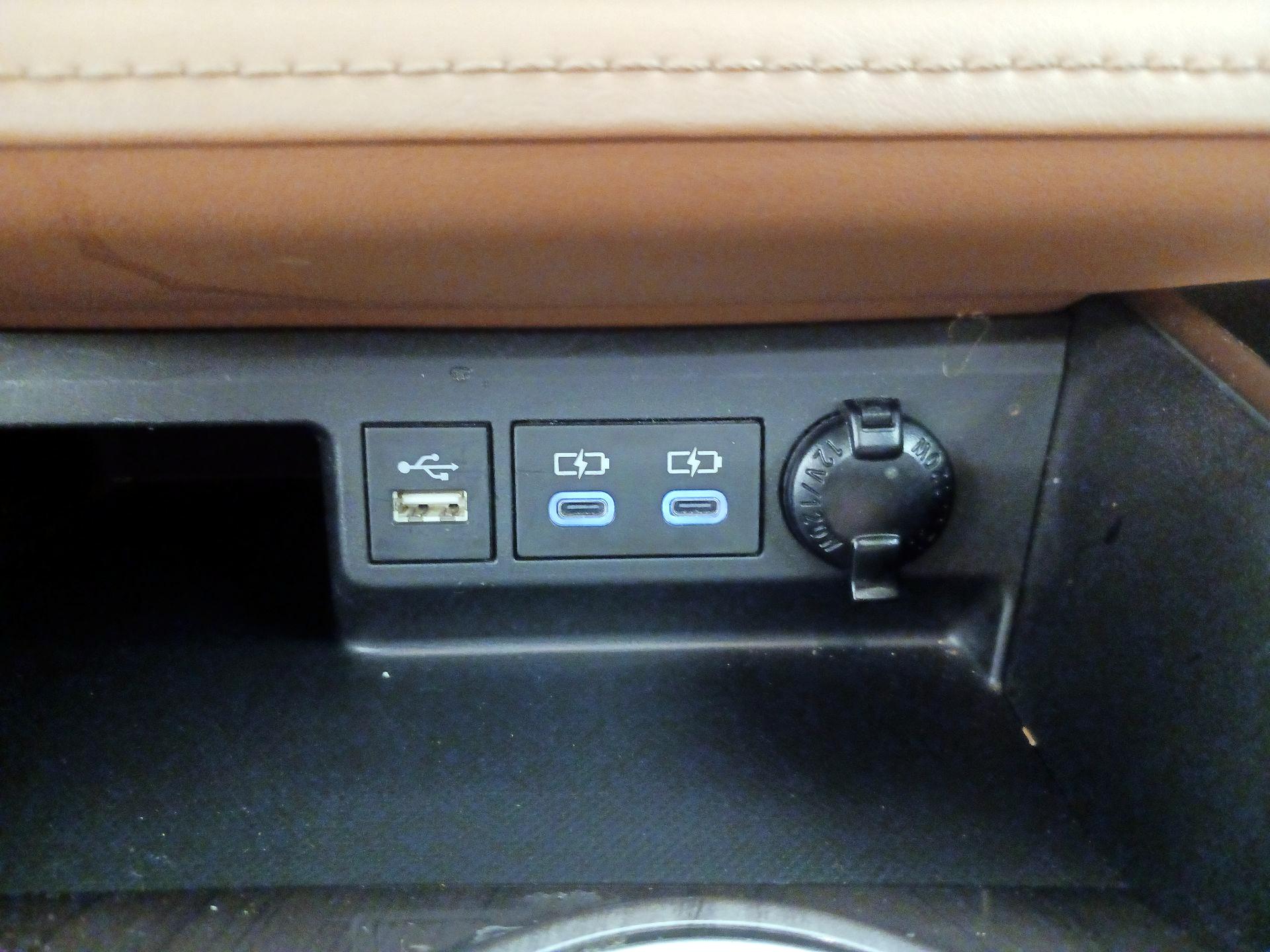 Thumbnail: 2023 Toyota Highlander - 19