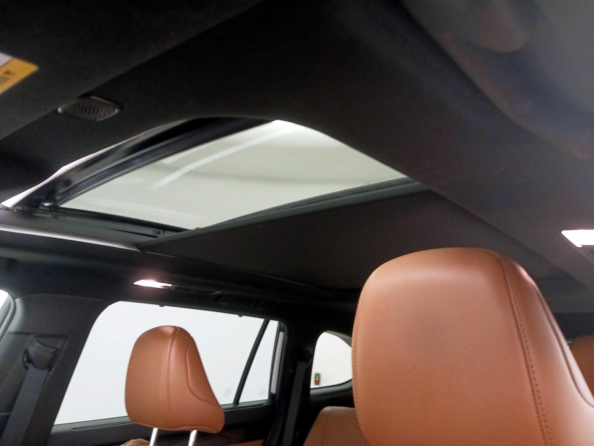 Thumbnail: 2023 Toyota Highlander - 20