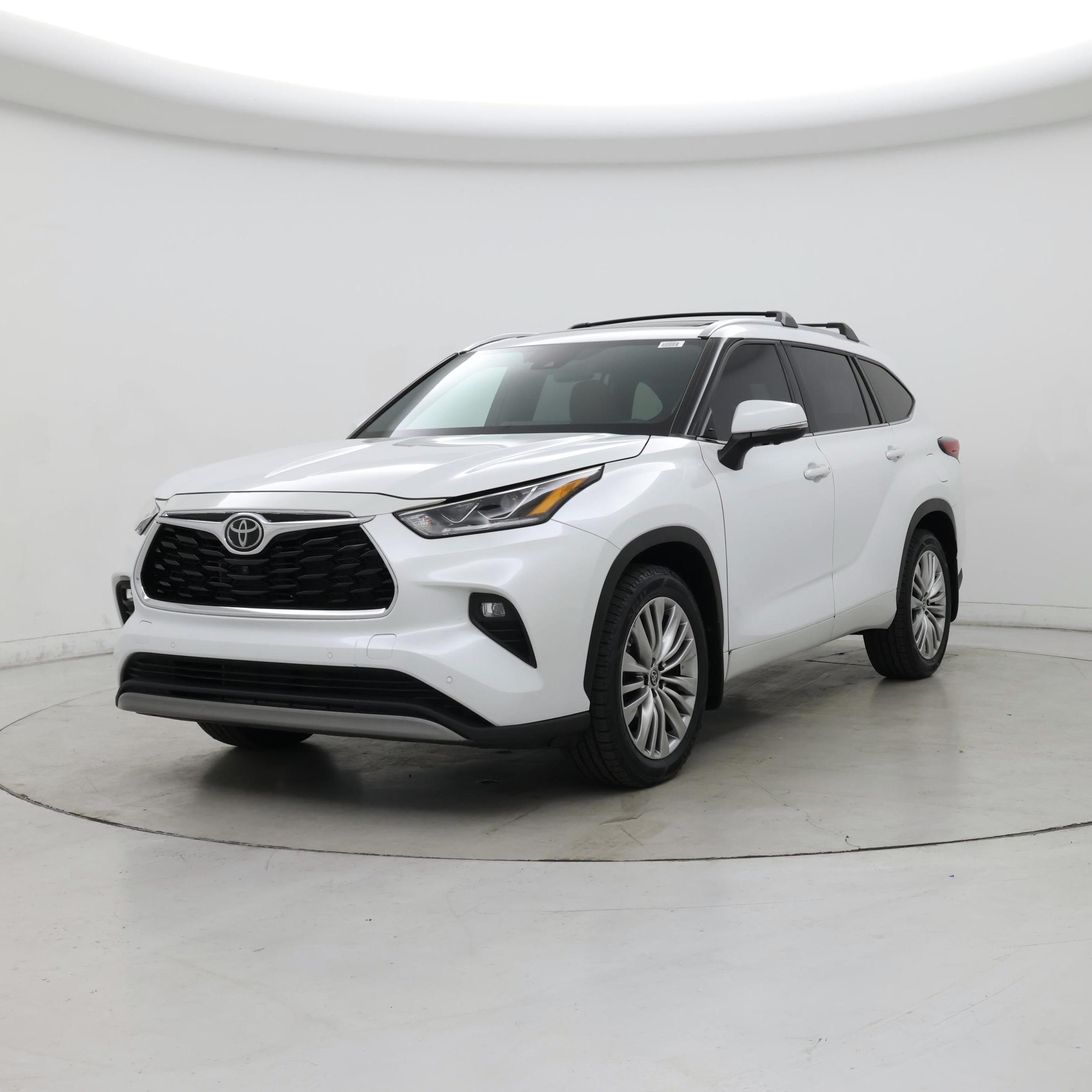 Thumbnail: 2023 Toyota Highlander - 4