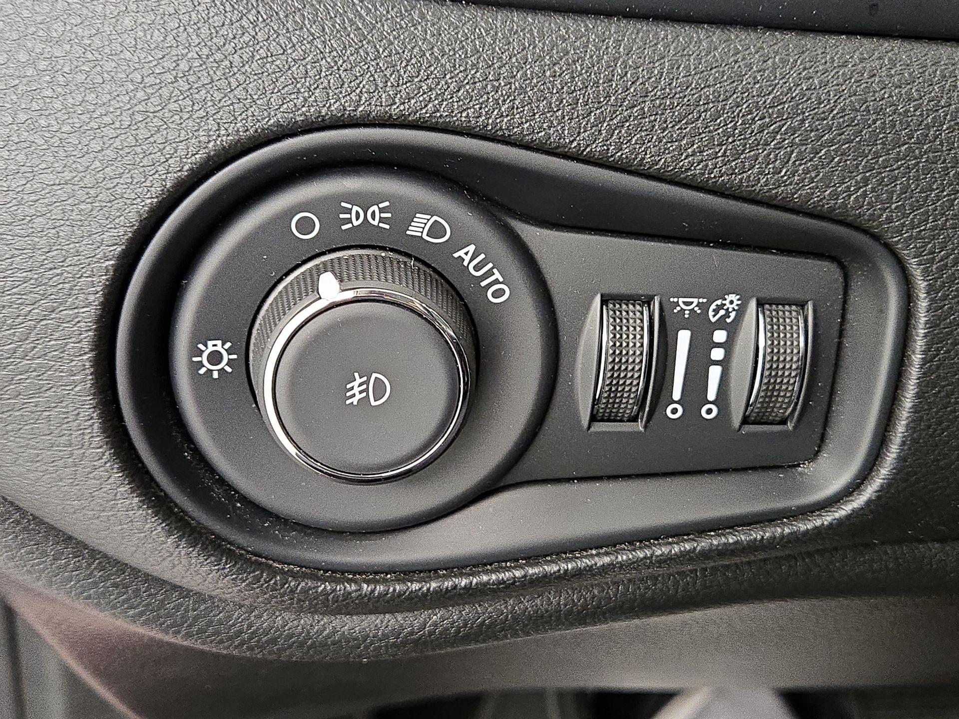 Thumbnail: 2023 Jeep Renegade - 13