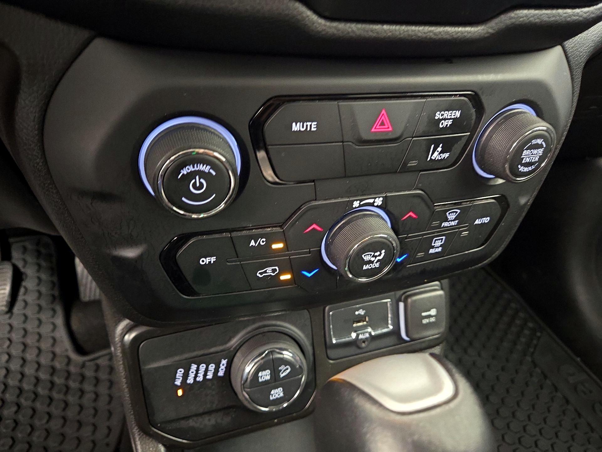 Thumbnail: 2023 Jeep Renegade - 17