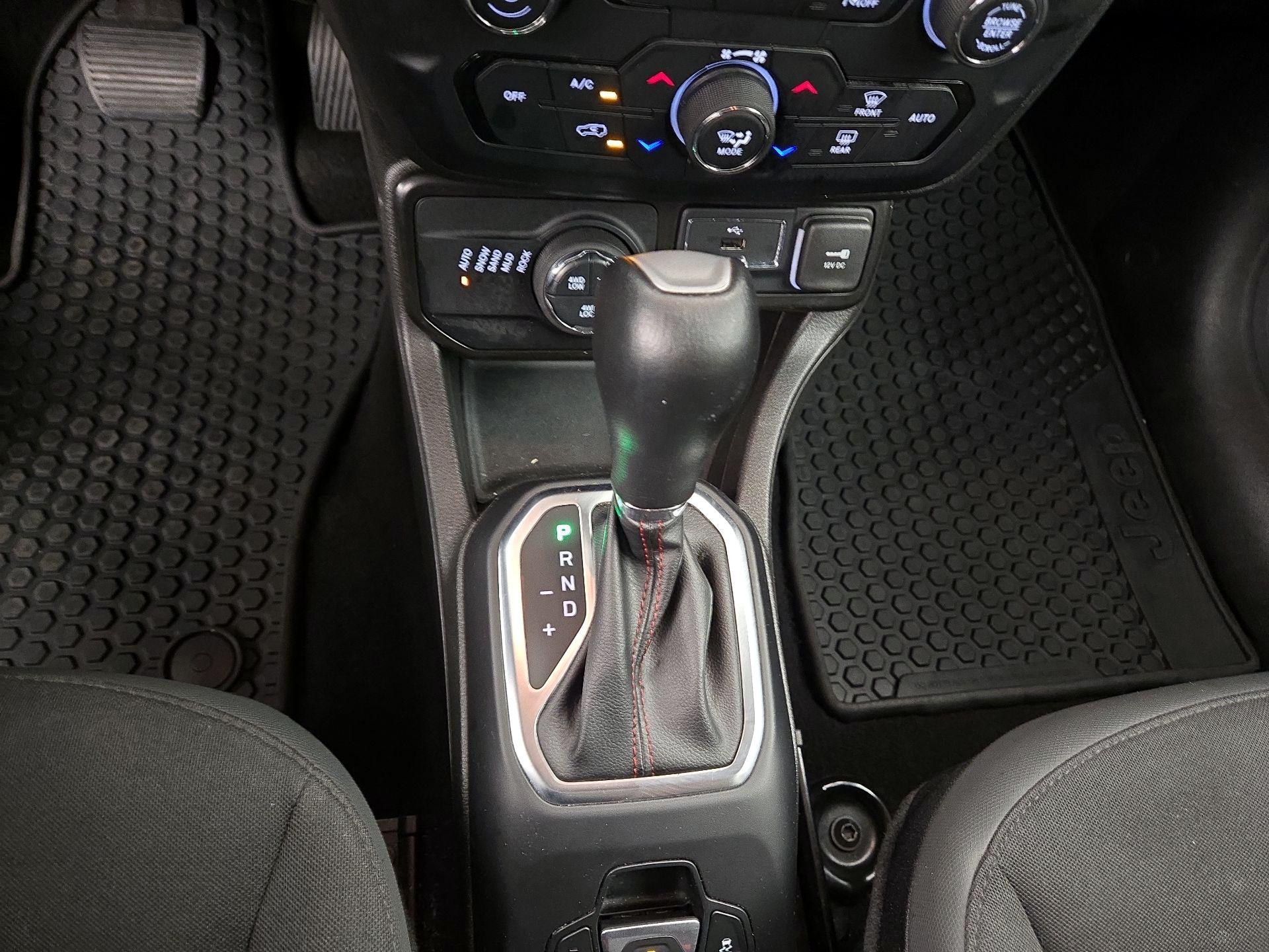 Thumbnail: 2023 Jeep Renegade - 18