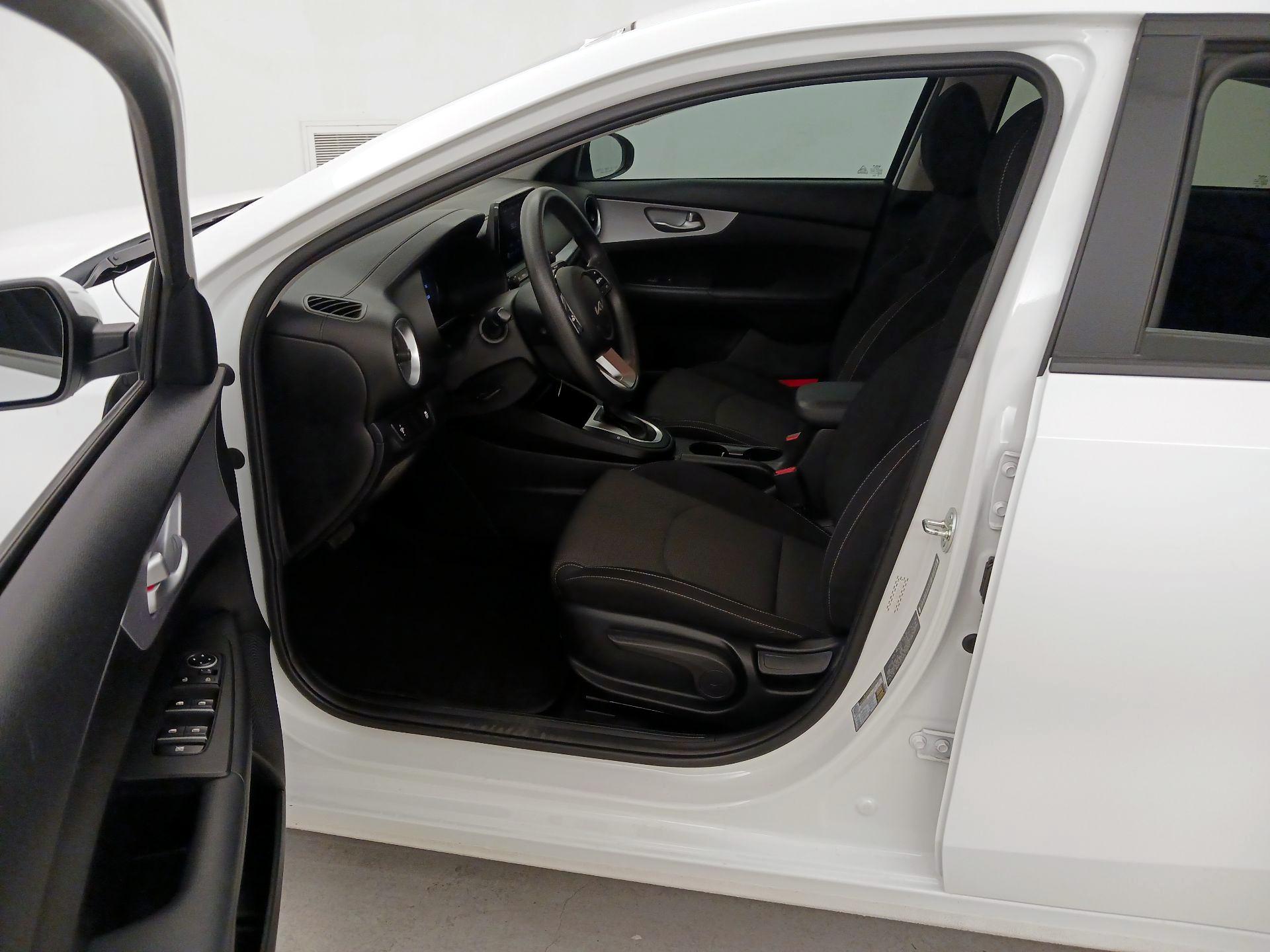 Thumbnail: 2024 Kia Forte - 11