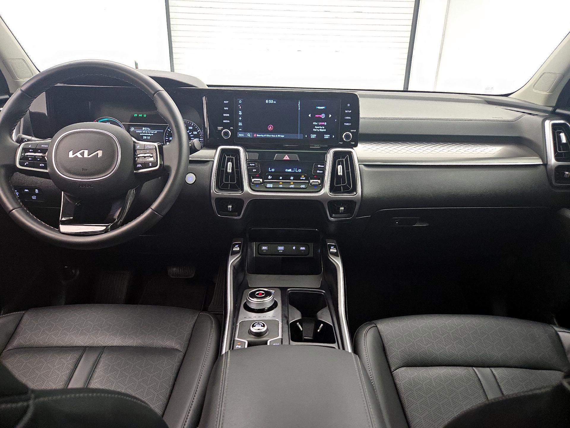 Thumbnail: 2023 Kia Sorento - 9