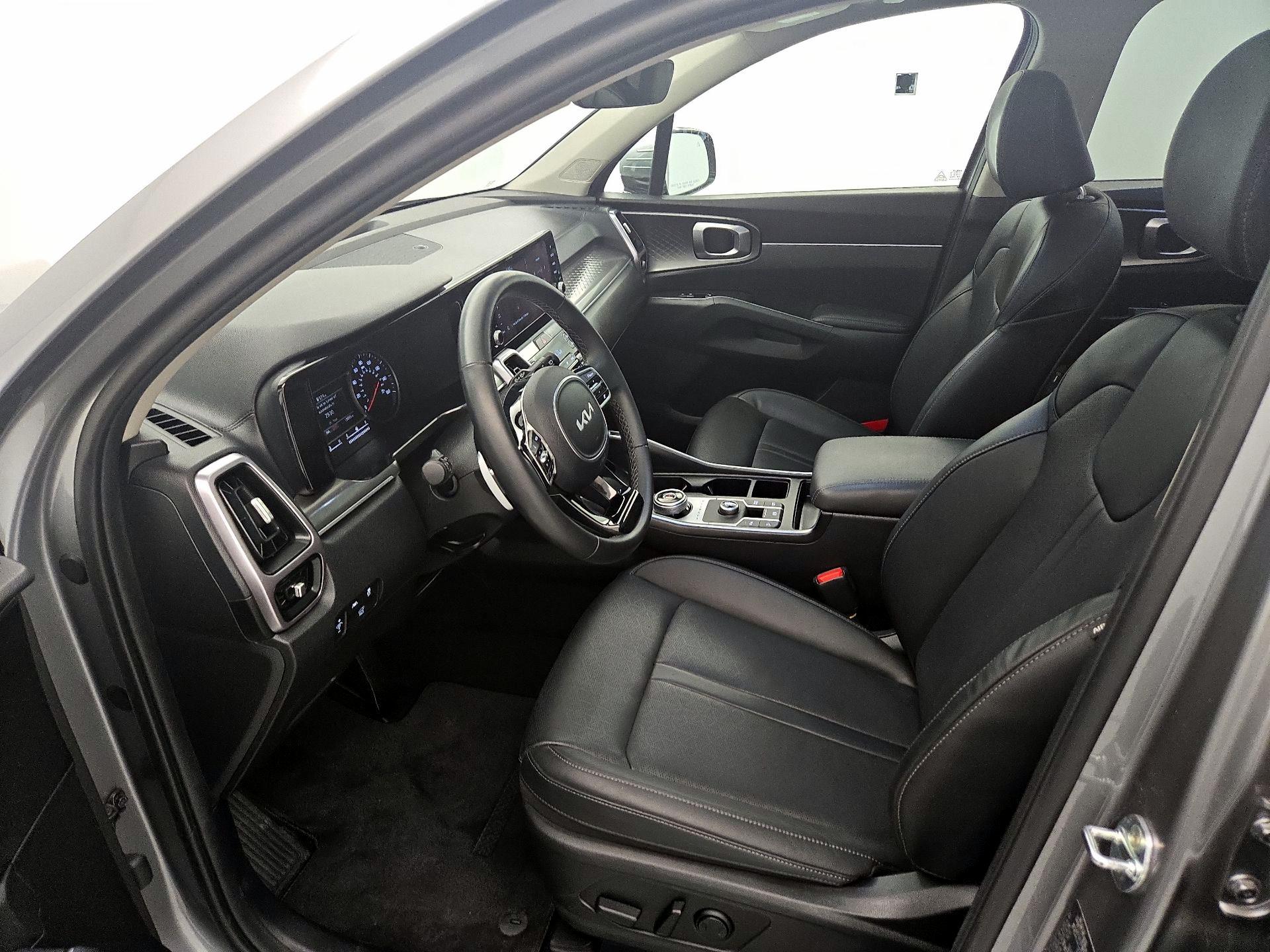 Thumbnail: 2023 Kia Sorento - 11