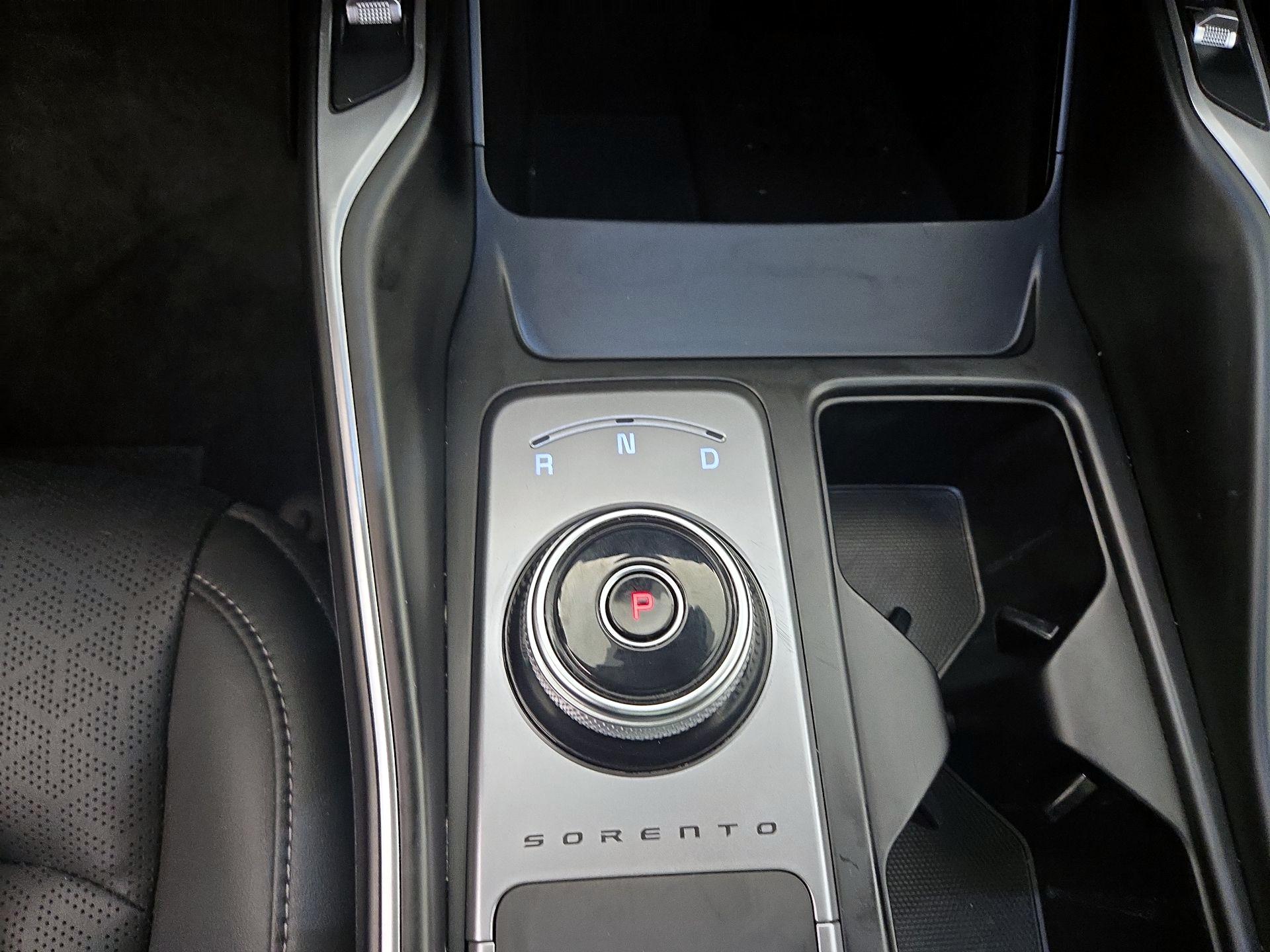 Thumbnail: 2023 Kia Sorento - 17