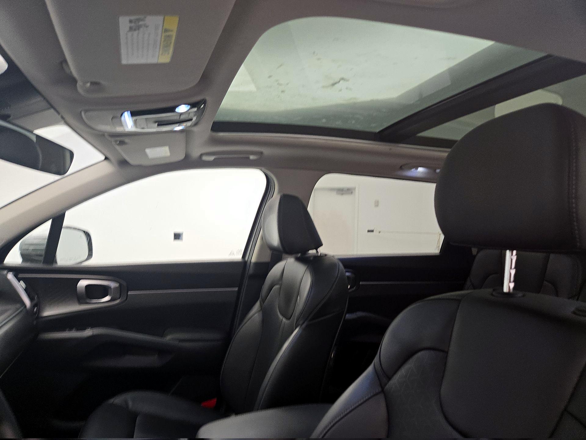 Thumbnail: 2023 Kia Sorento - 20