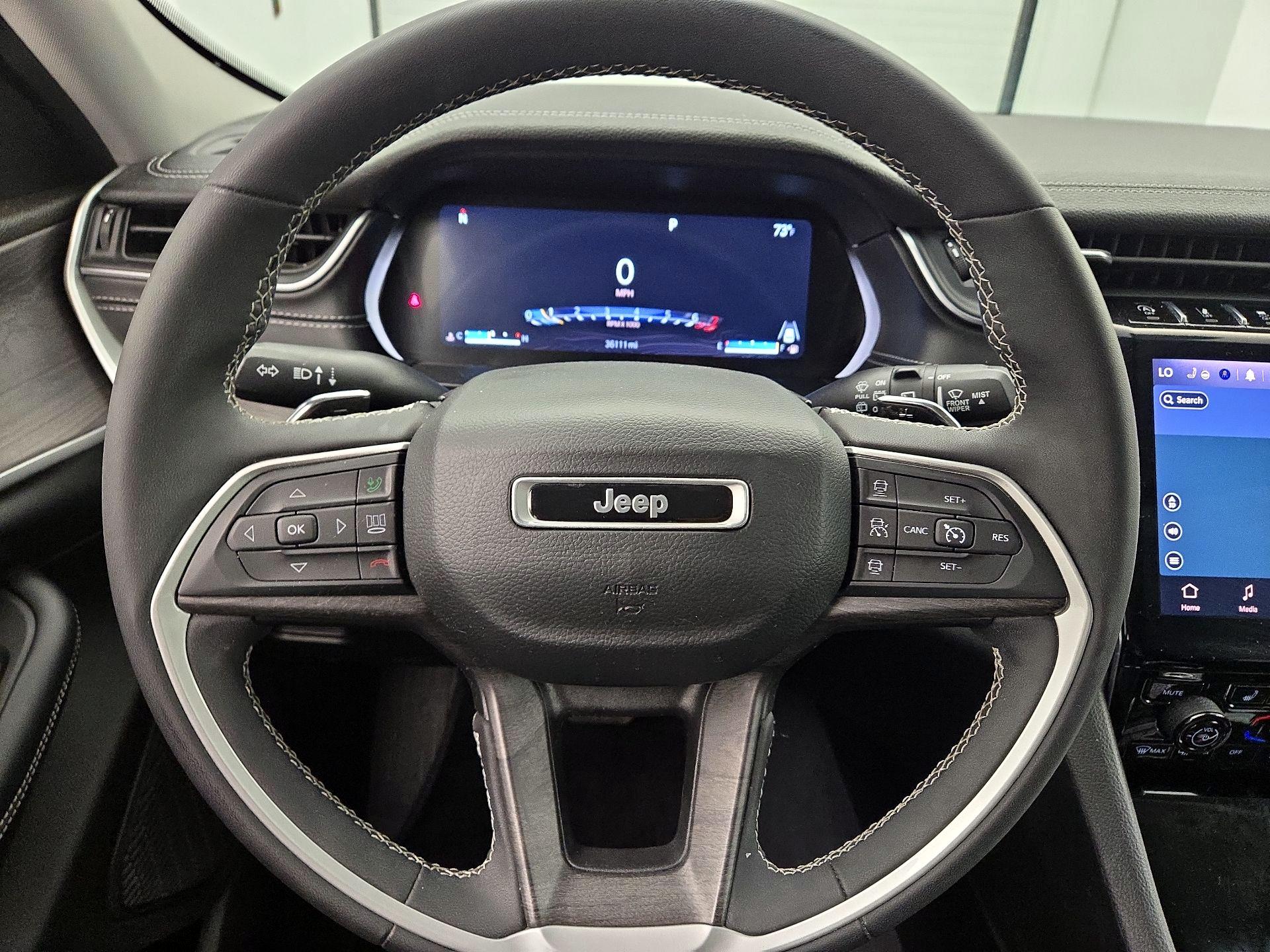 Thumbnail: 2023 Jeep Grand Cherokee - 10