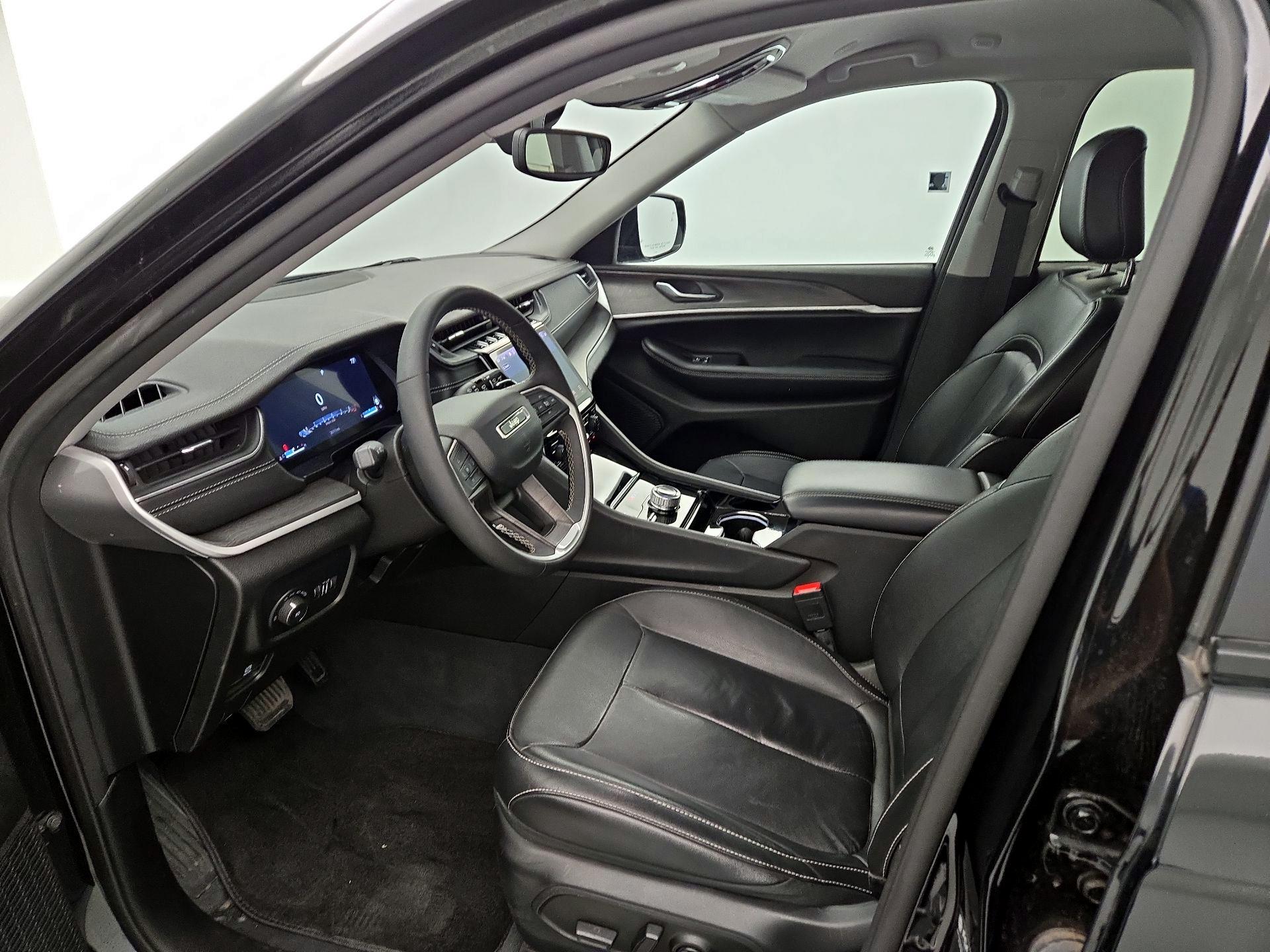 Thumbnail: 2023 Jeep Grand Cherokee - 11