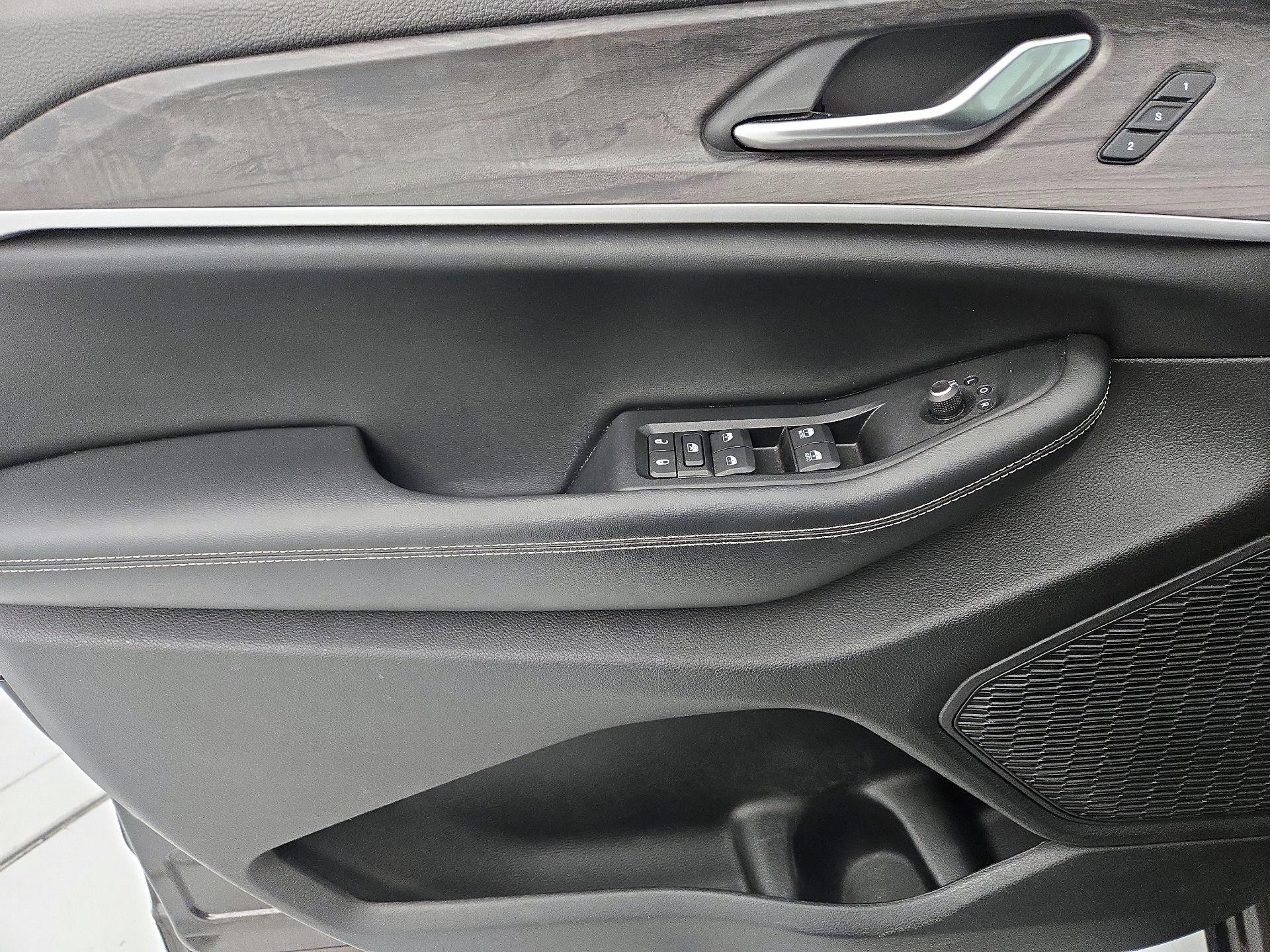 Thumbnail: 2023 Jeep Grand Cherokee - 12