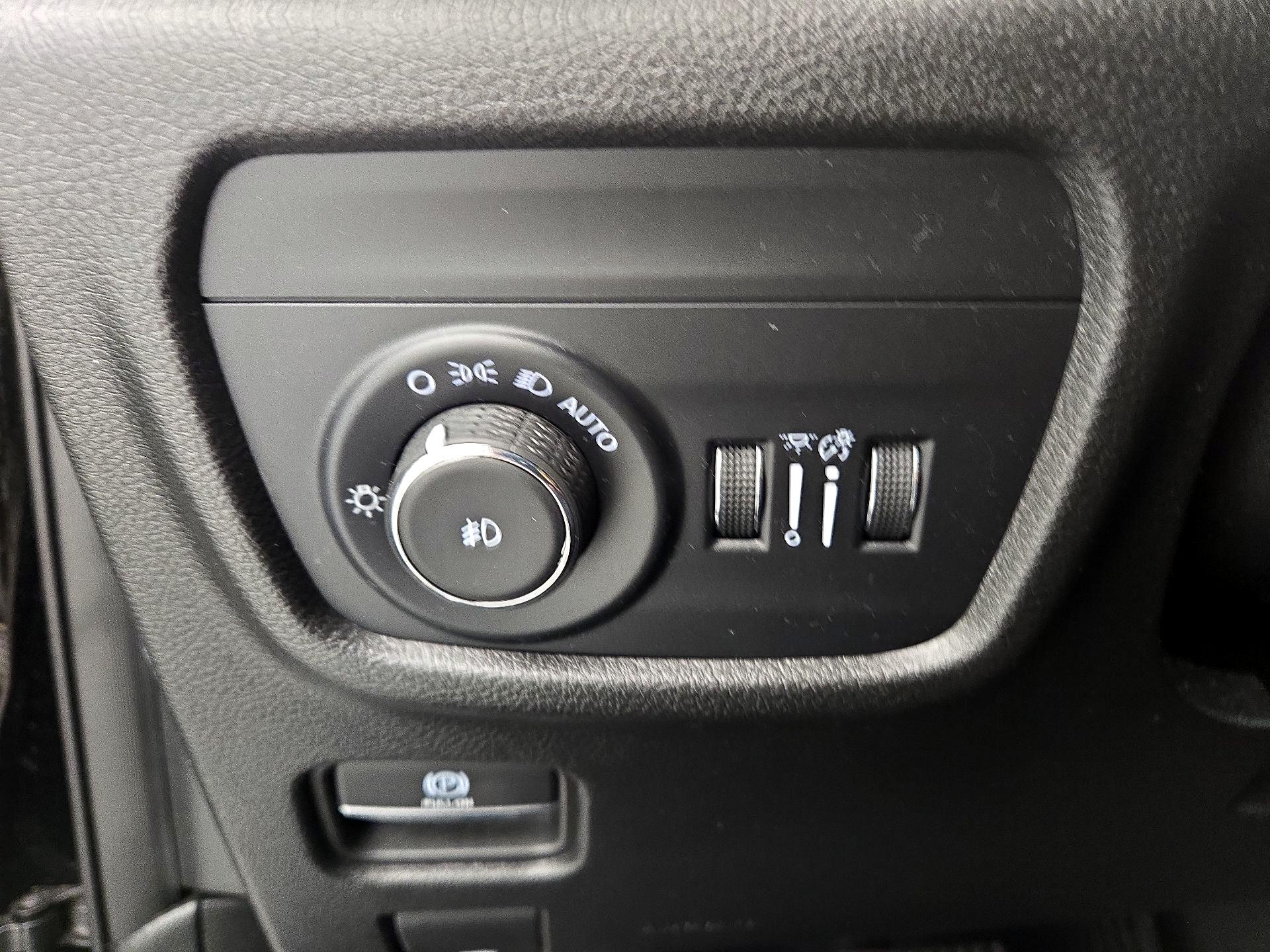 Thumbnail: 2023 Jeep Grand Cherokee - 13