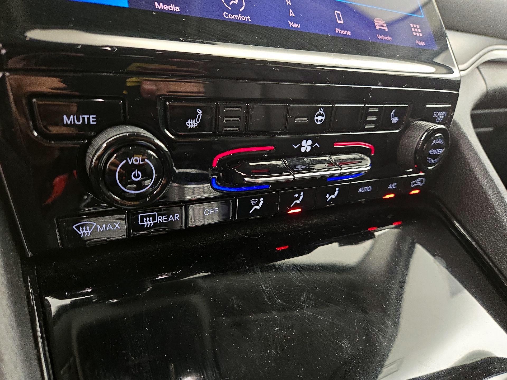 Thumbnail: 2023 Jeep Grand Cherokee - 17