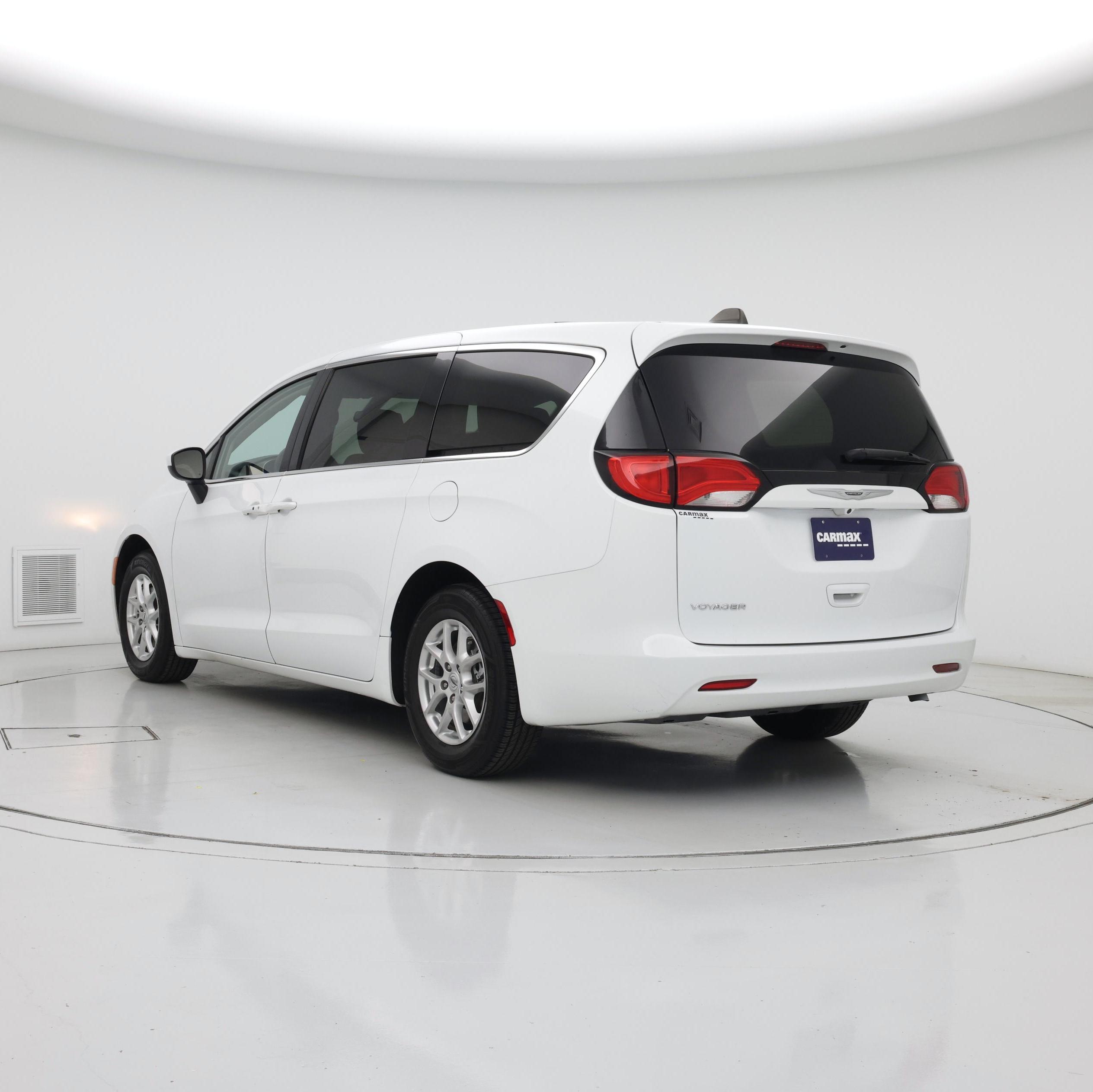 Thumbnail: 2021 Chrysler Voyager - 2