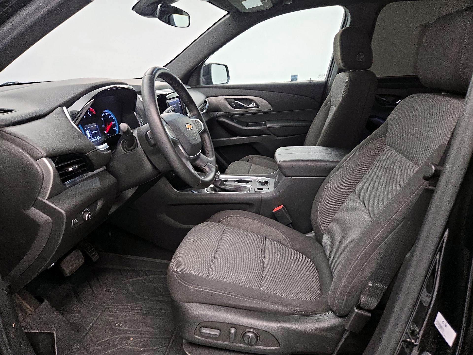 Thumbnail: 2023 Chevrolet Traverse - 11