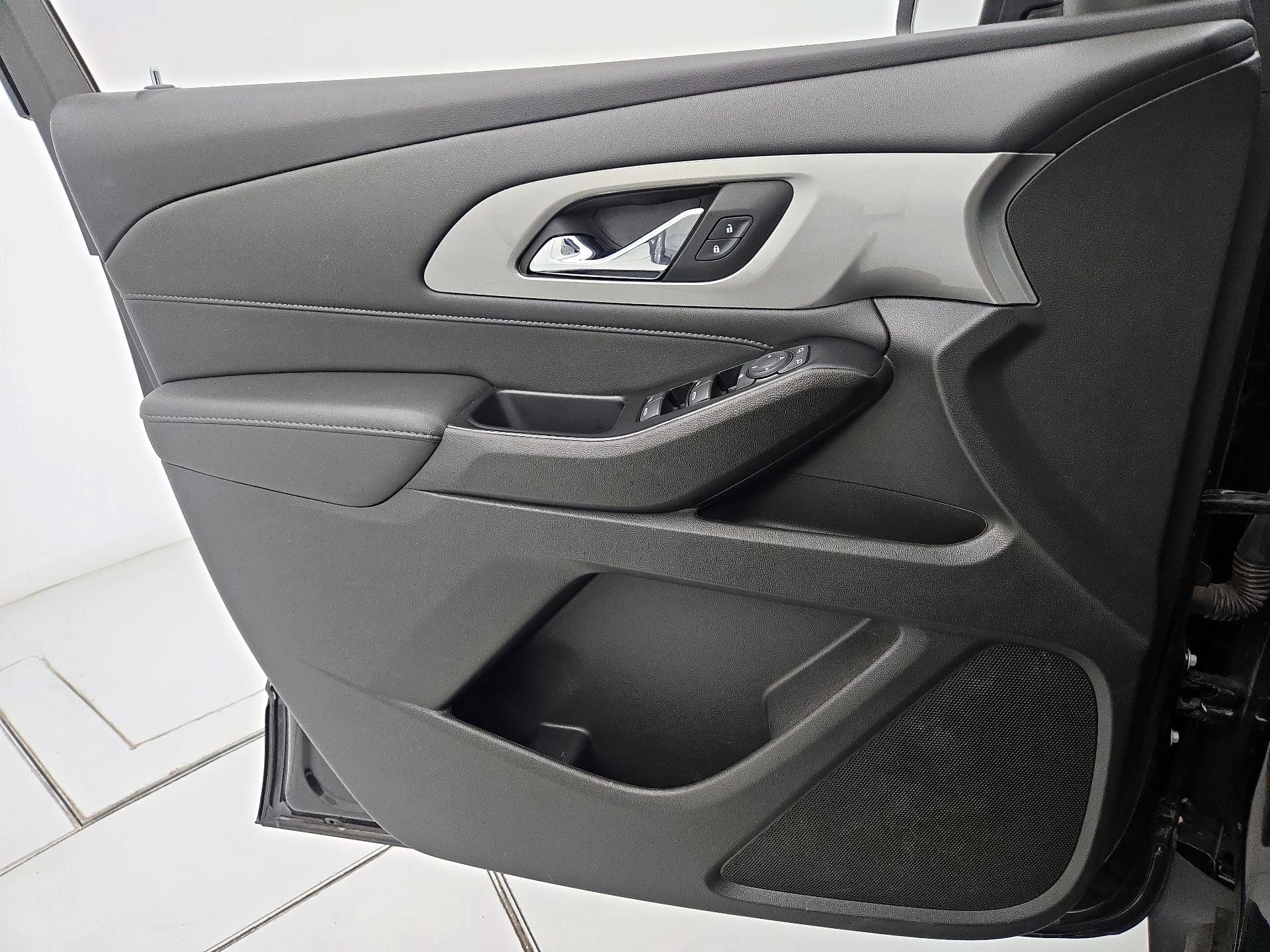 Thumbnail: 2023 Chevrolet Traverse - 12