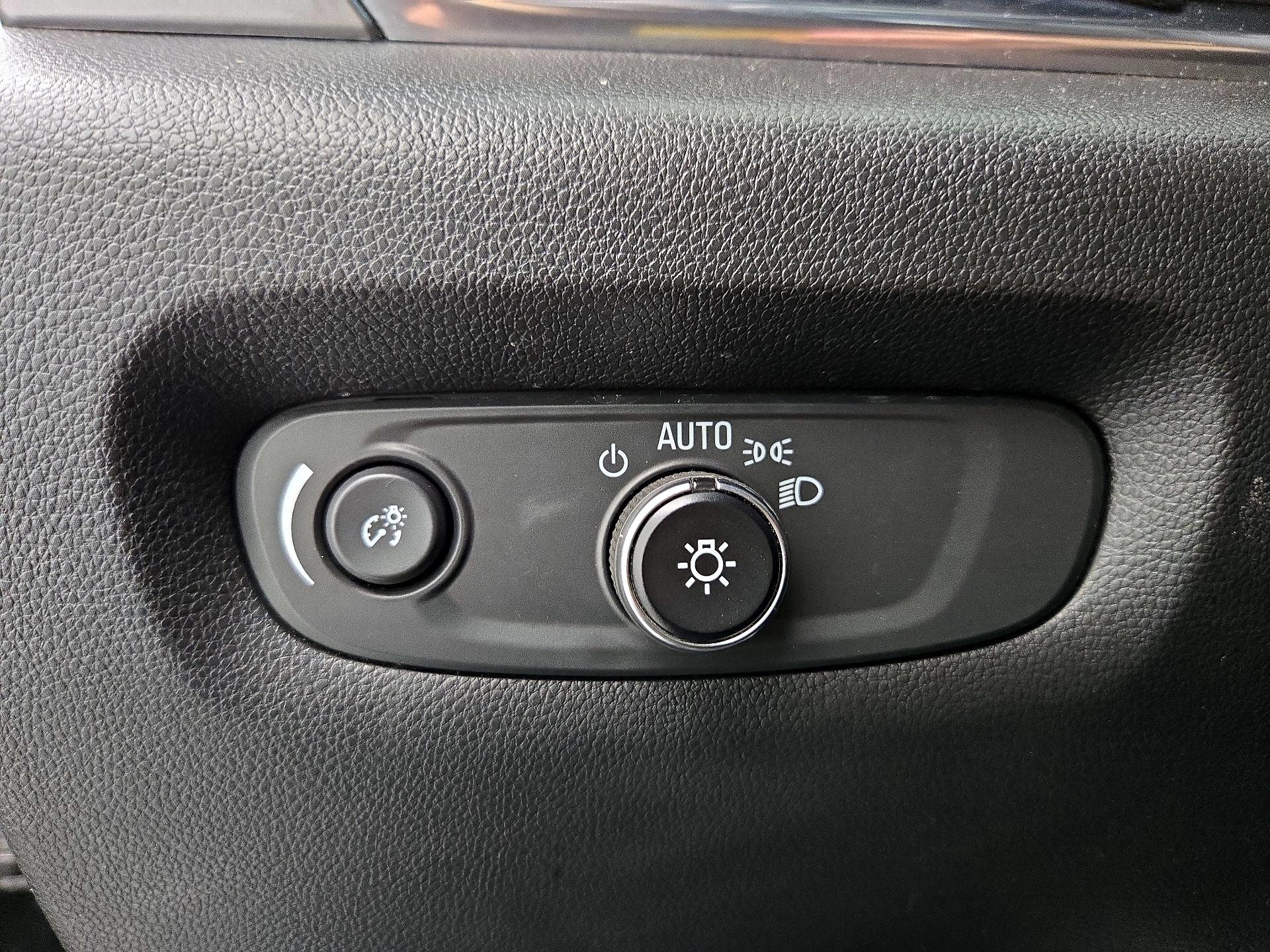 Thumbnail: 2023 Chevrolet Traverse - 13