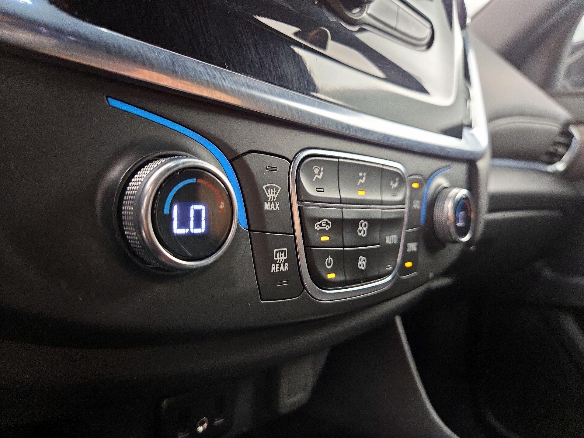 Thumbnail: 2023 Chevrolet Traverse - 16