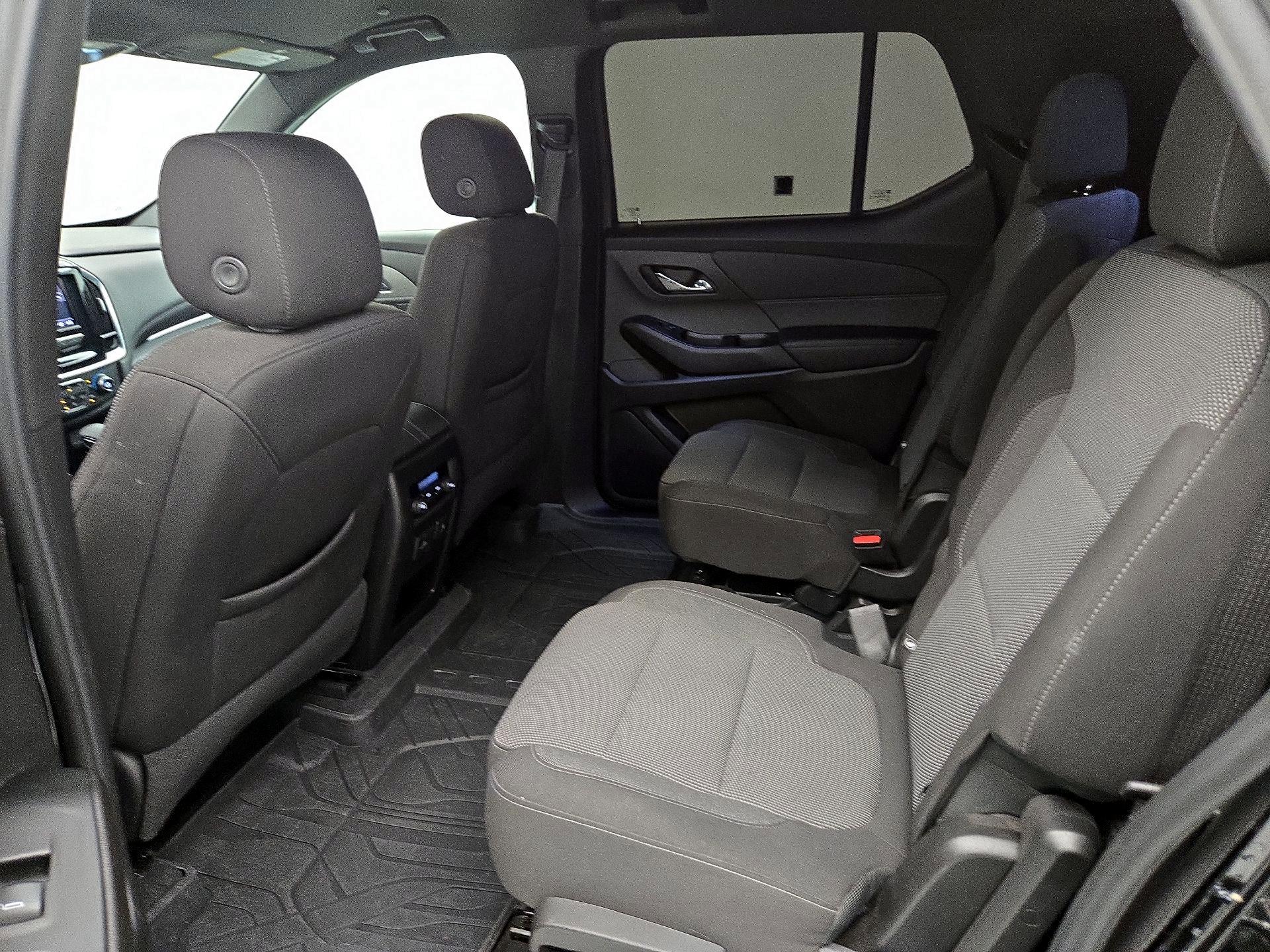 Thumbnail: 2023 Chevrolet Traverse - 19