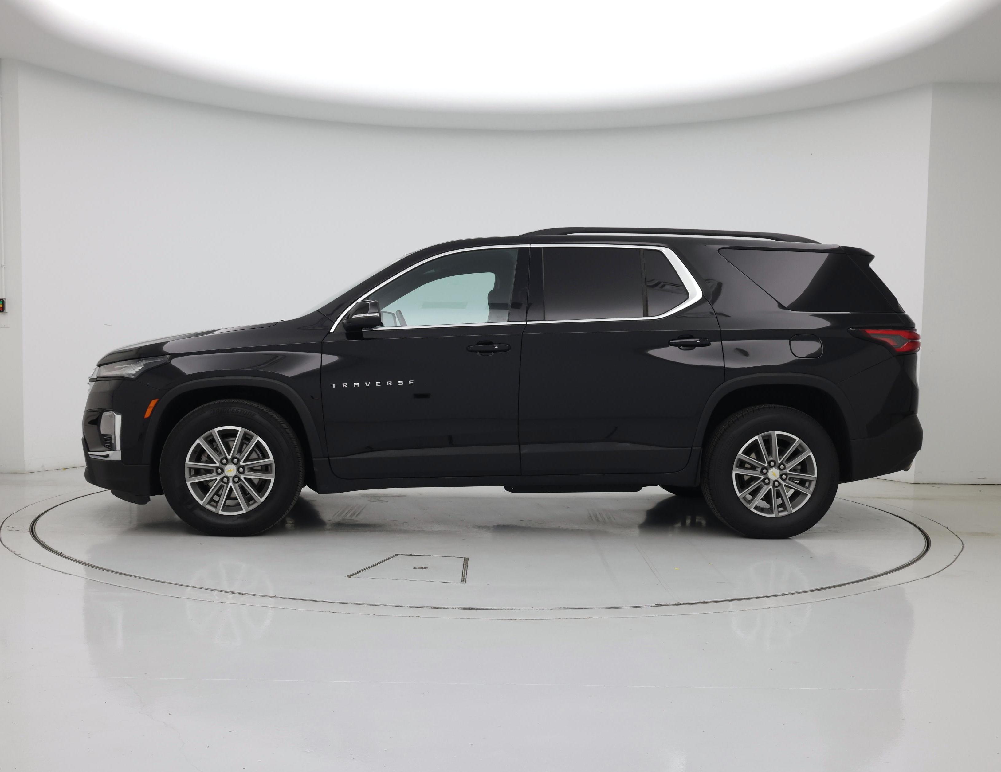 Thumbnail: 2023 Chevrolet Traverse - 3