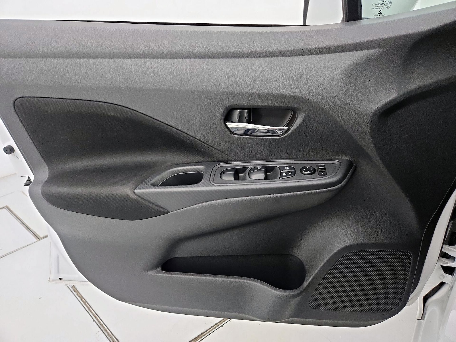 2022 Nissan Versa Sedan SV - Photo 13