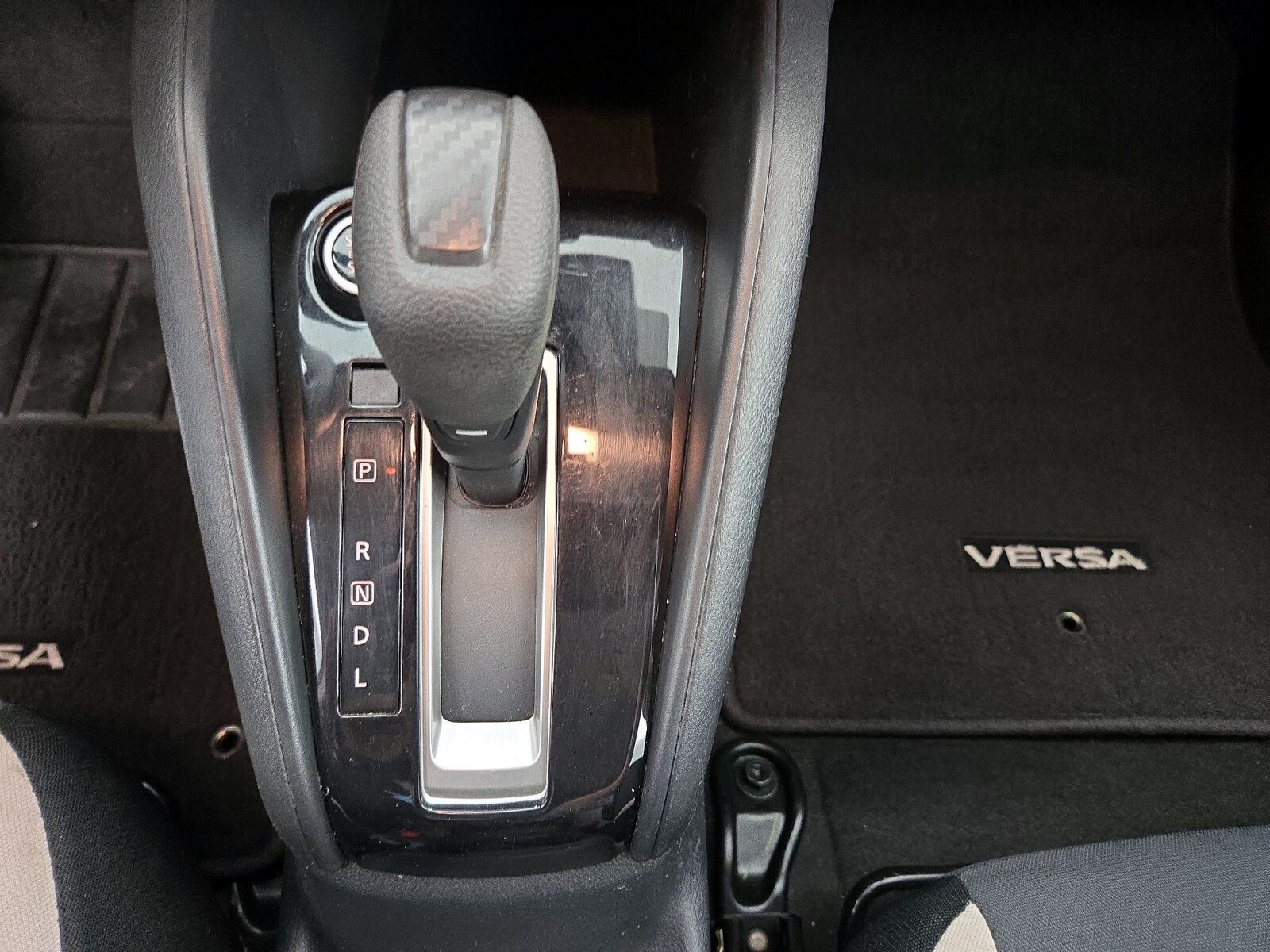 2022 Nissan Versa Sedan SV - Photo 17