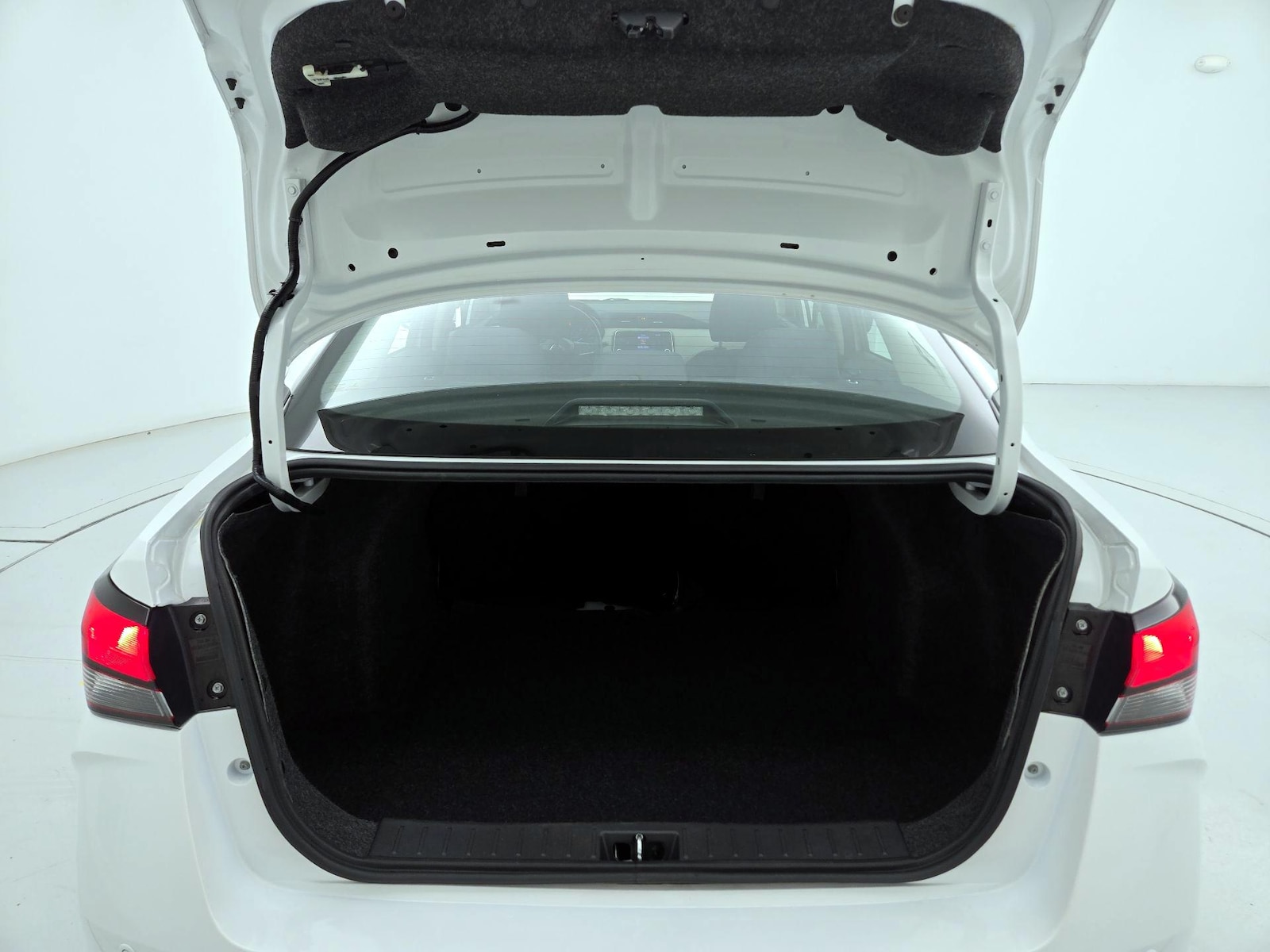 2022 Nissan Versa Sedan SV - Photo 20