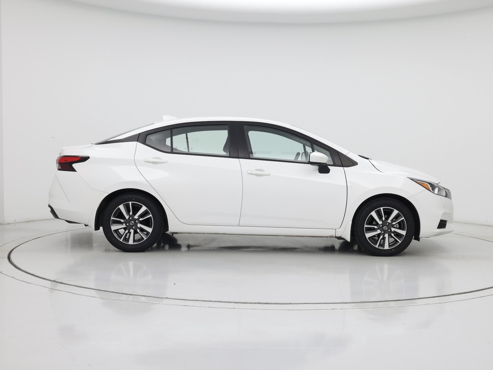 2022 Nissan Versa Sedan SV - Photo 8