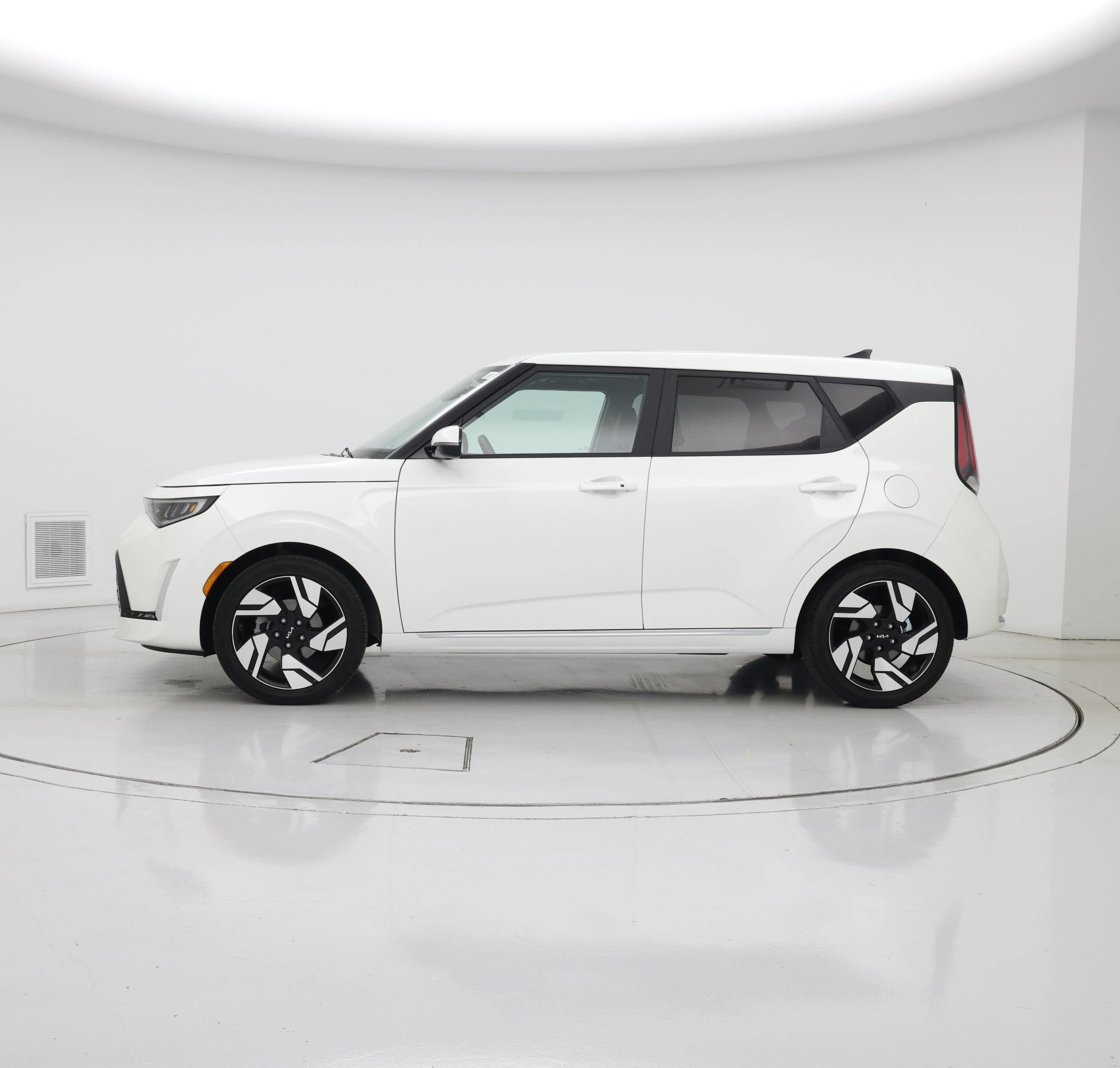 Thumbnail: 2023 Kia Soul - 3