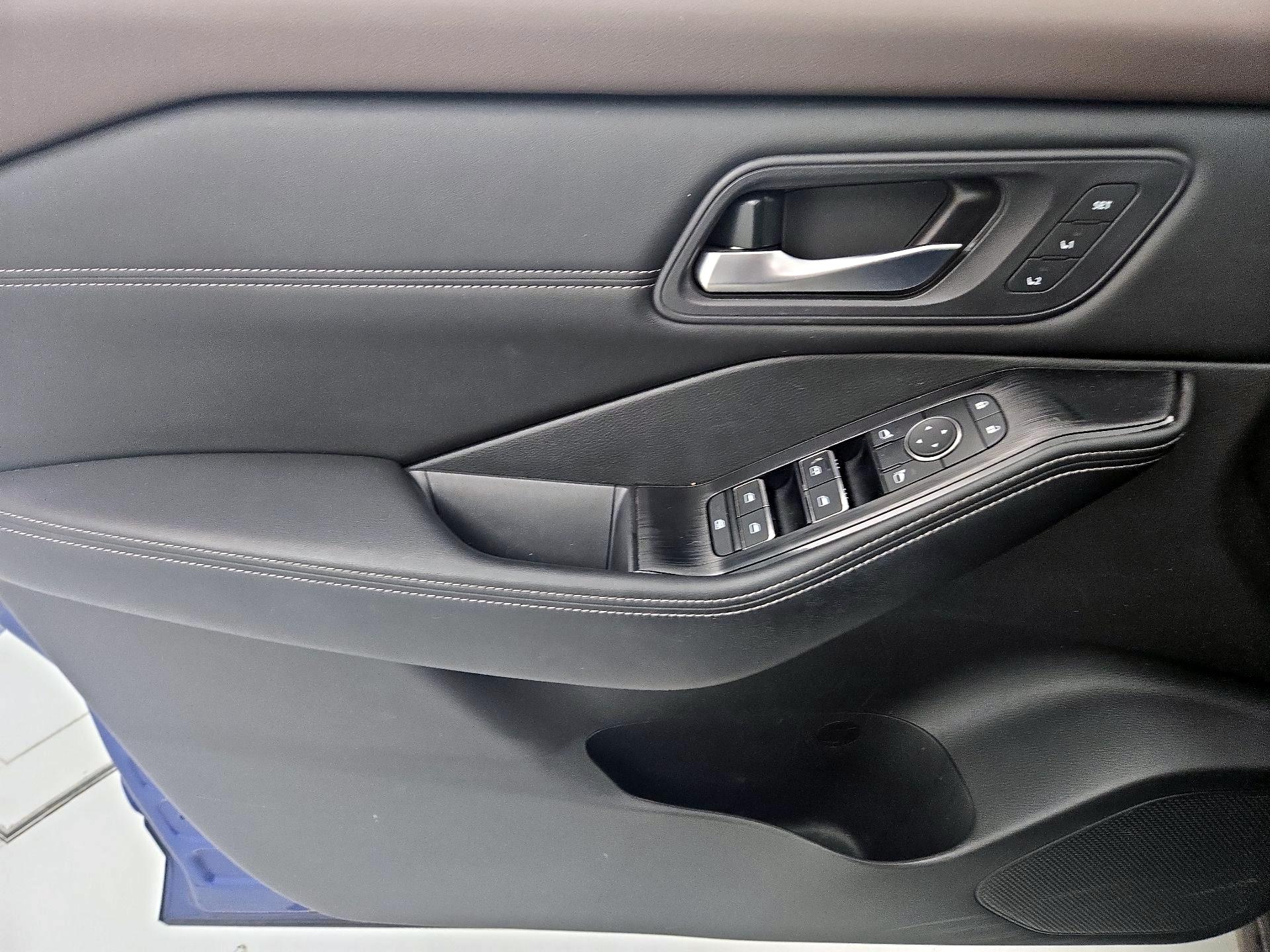 Thumbnail: 2023 Nissan Rogue - 12