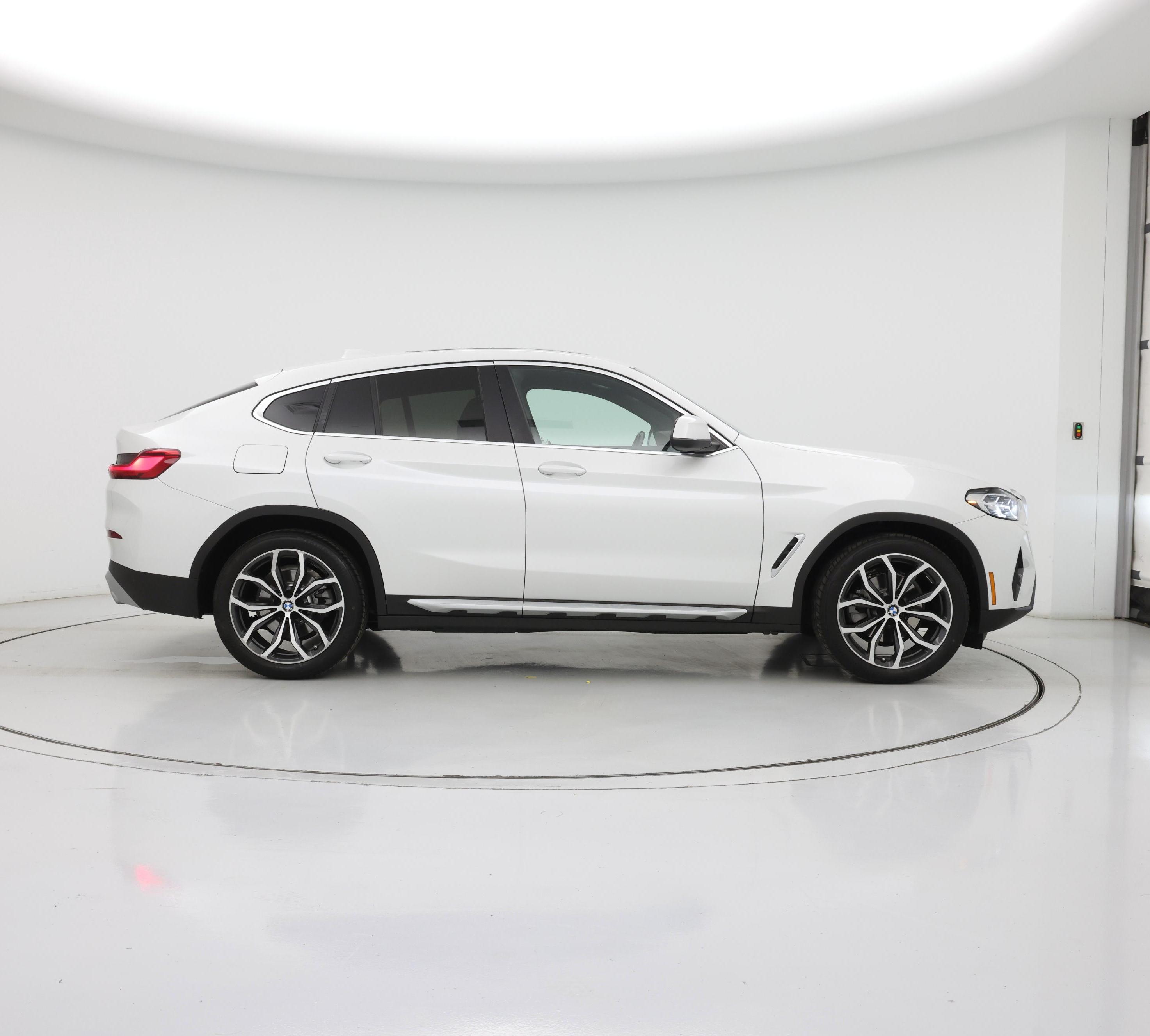 Thumbnail: 2023 BMW X4 - 7
