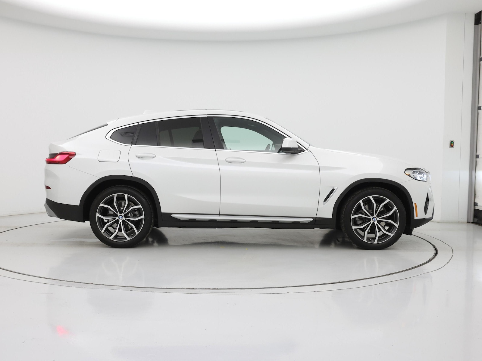 2023 BMW X4 30i - Photo 8