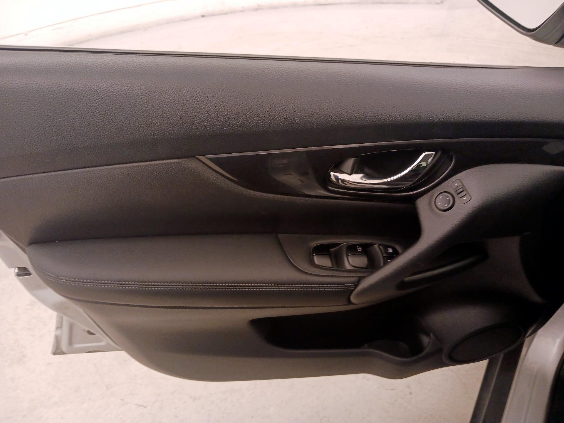 Thumbnail: 2018 Nissan Rogue - 12