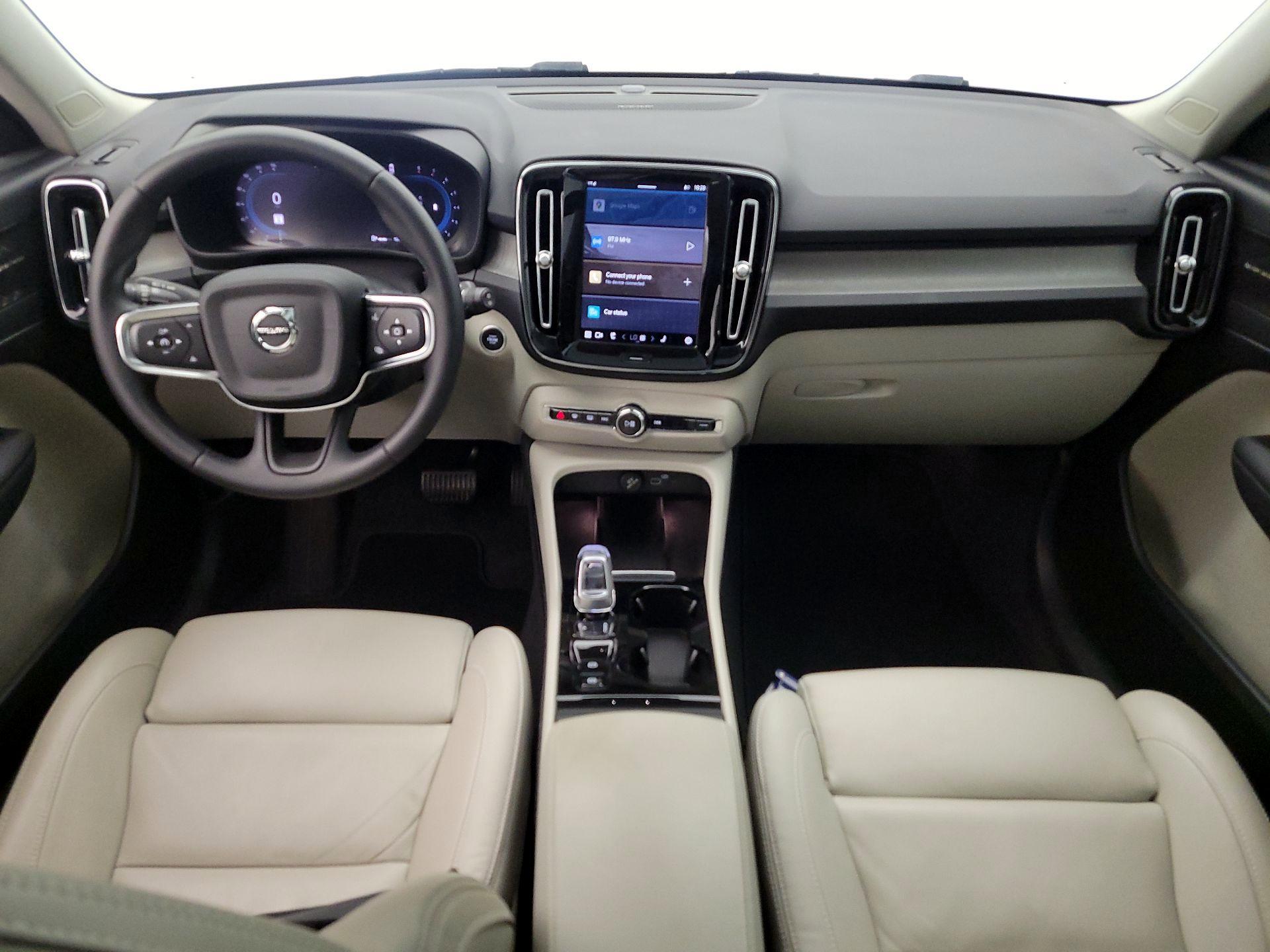 Thumbnail: 2024 Volvo XC40 - 9