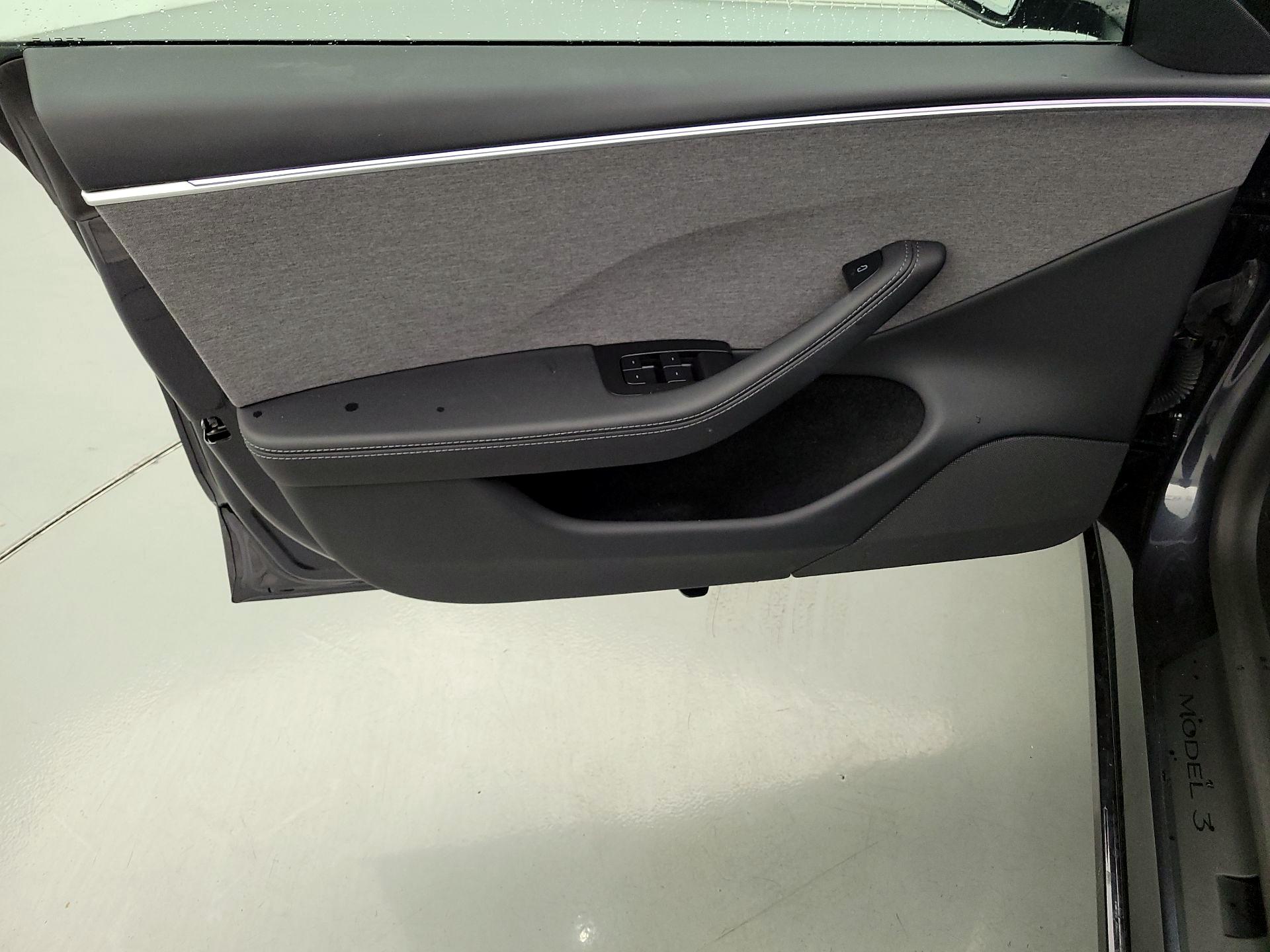 Thumbnail: 2025 Tesla Model 3 - 12