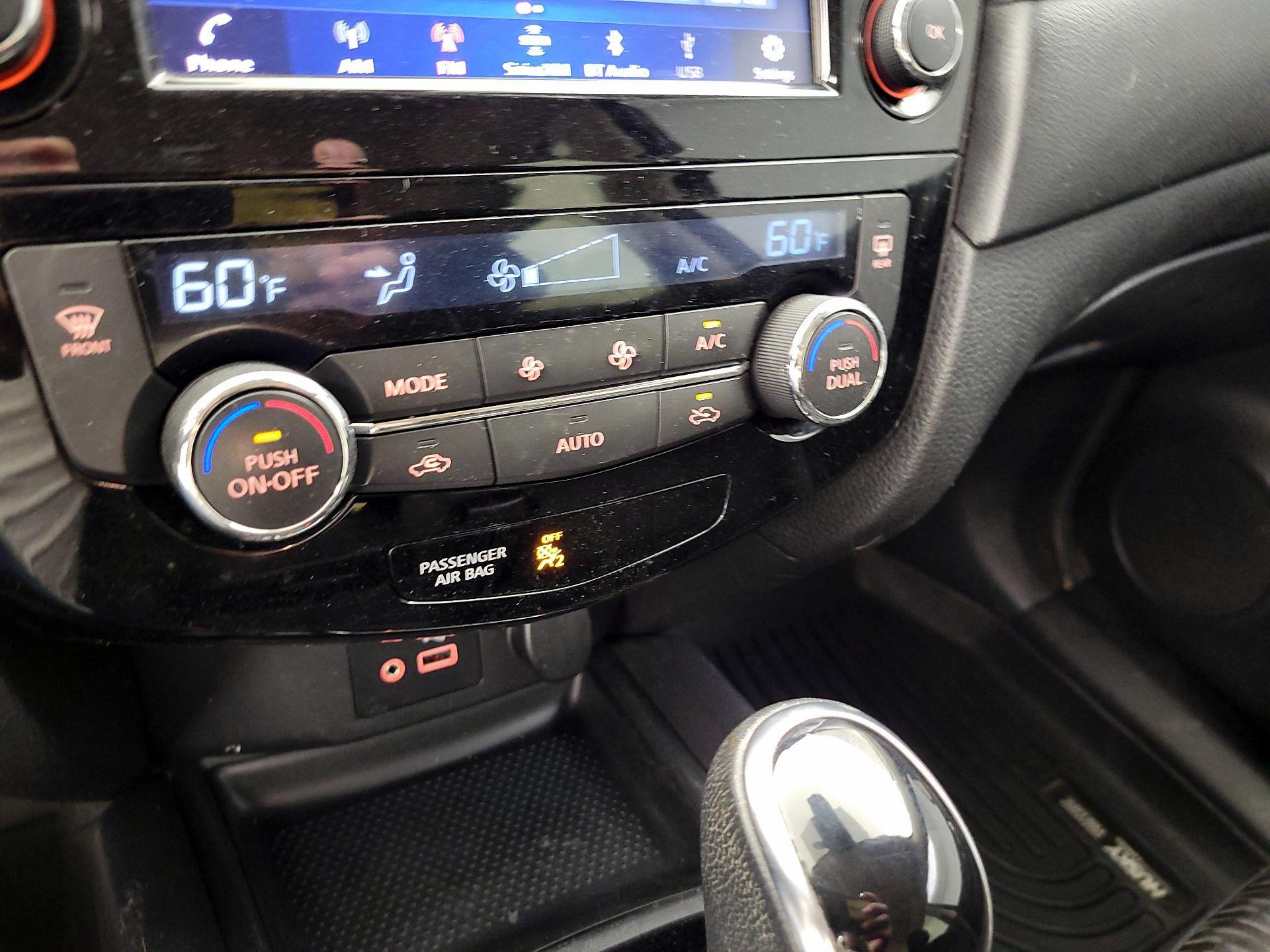 Thumbnail: 2019 Nissan Rogue - 12