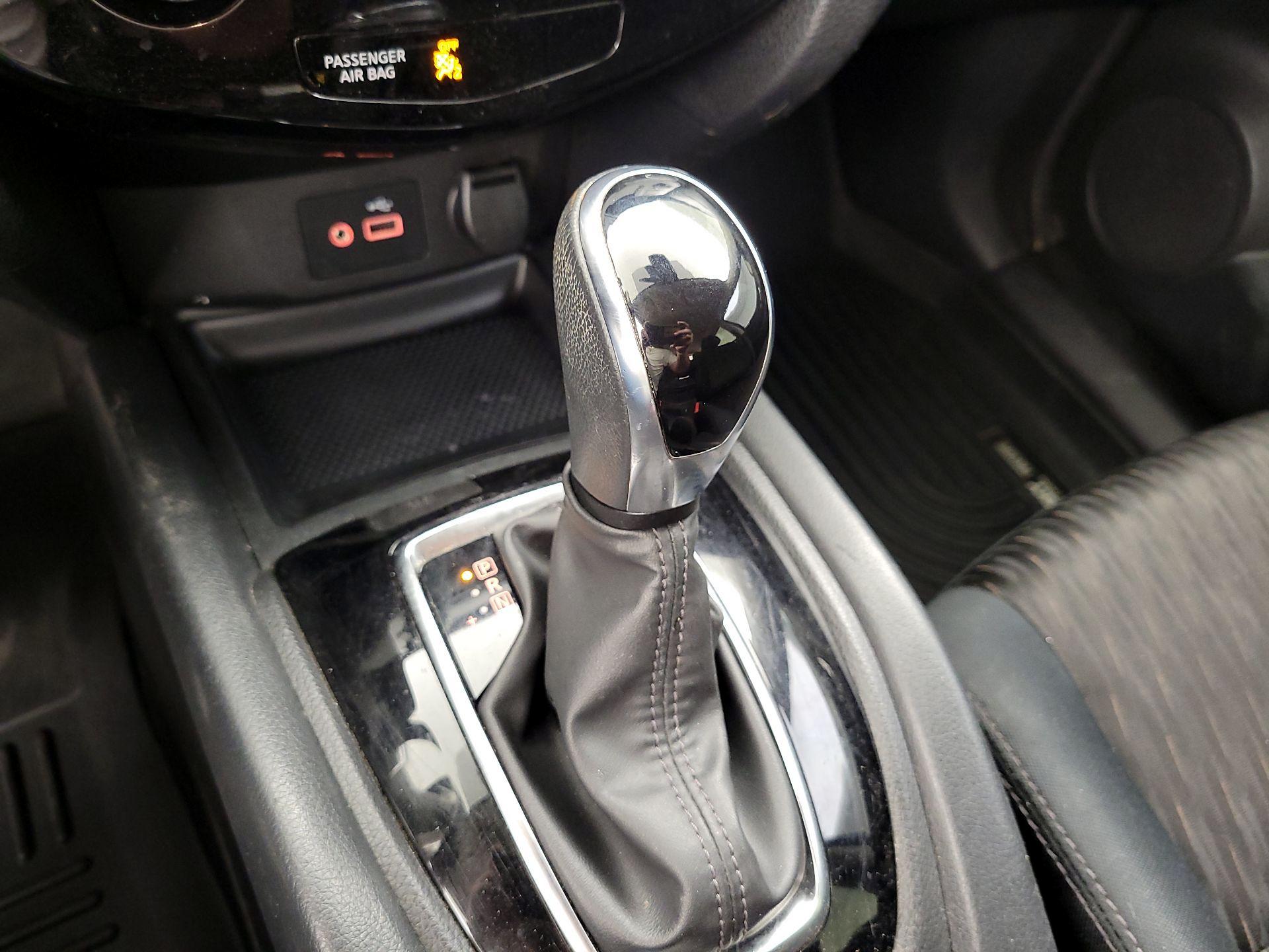 Thumbnail: 2019 Nissan Rogue - 13