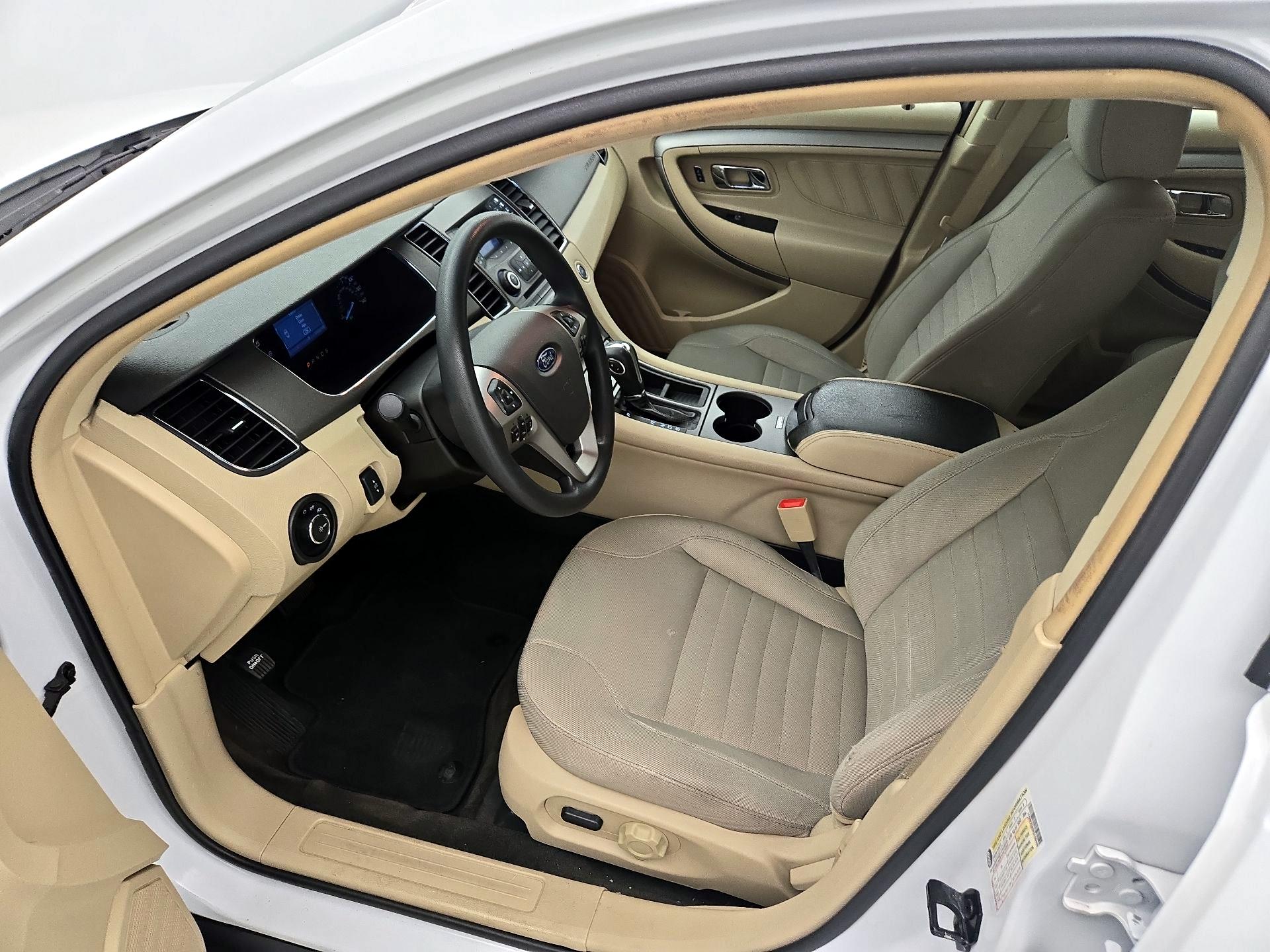 Thumbnail: 2015 Ford Taurus - 11