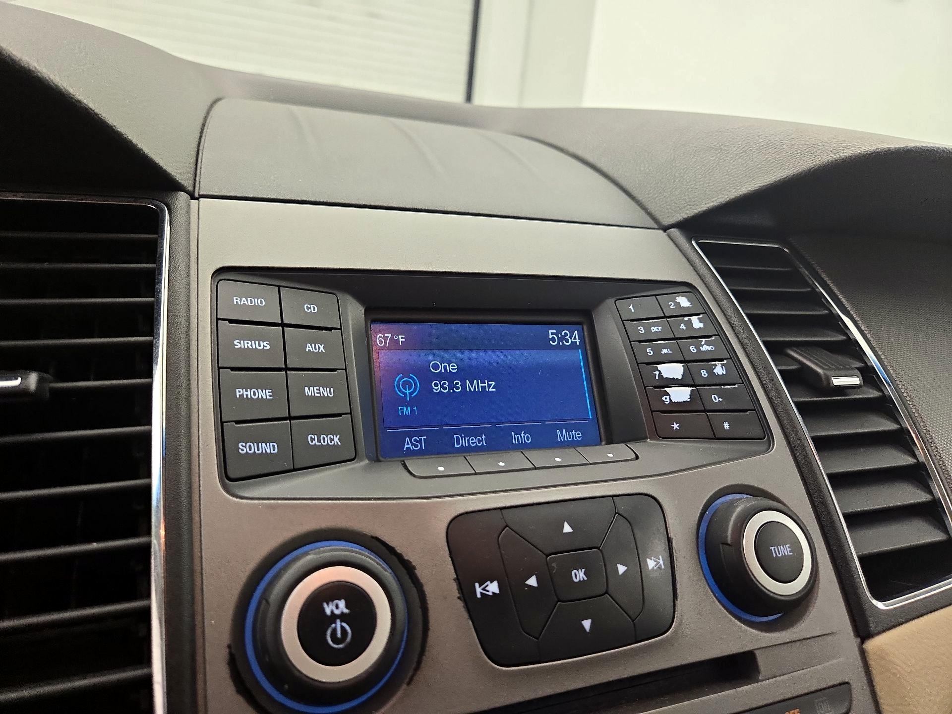 Thumbnail: 2015 Ford Taurus - 15