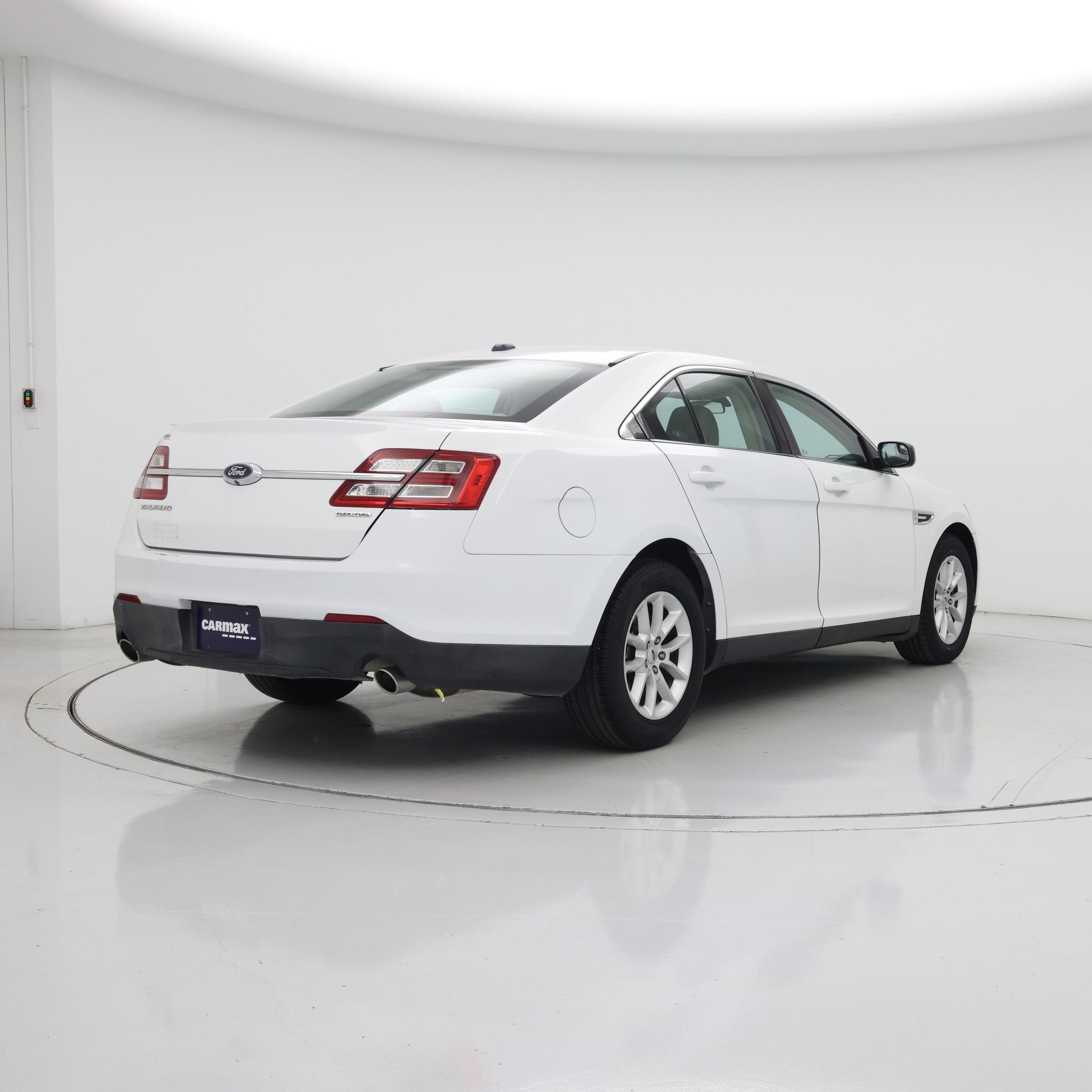 Thumbnail: 2015 Ford Taurus - 8