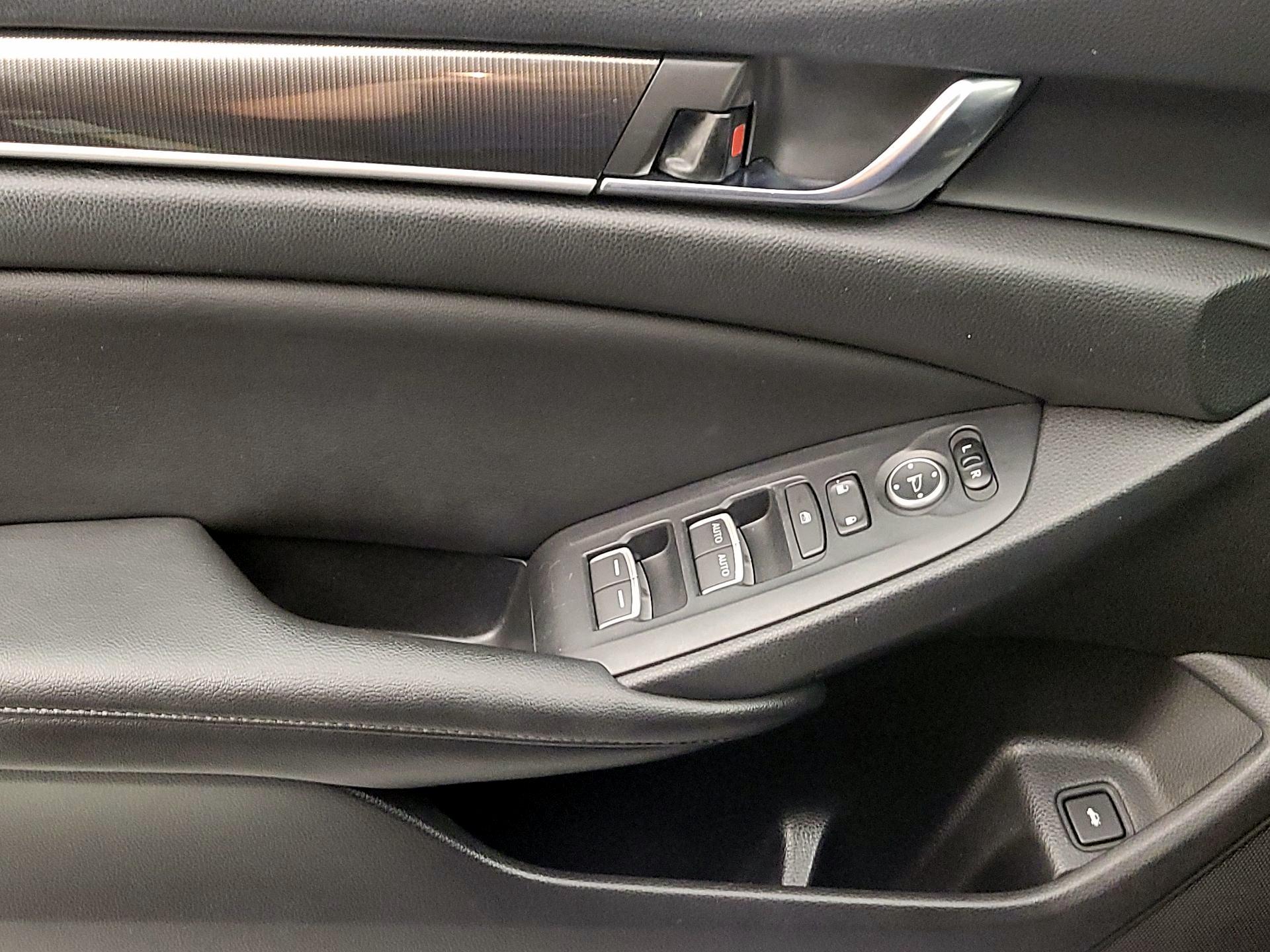 Thumbnail: 2019 Honda Accord - 12